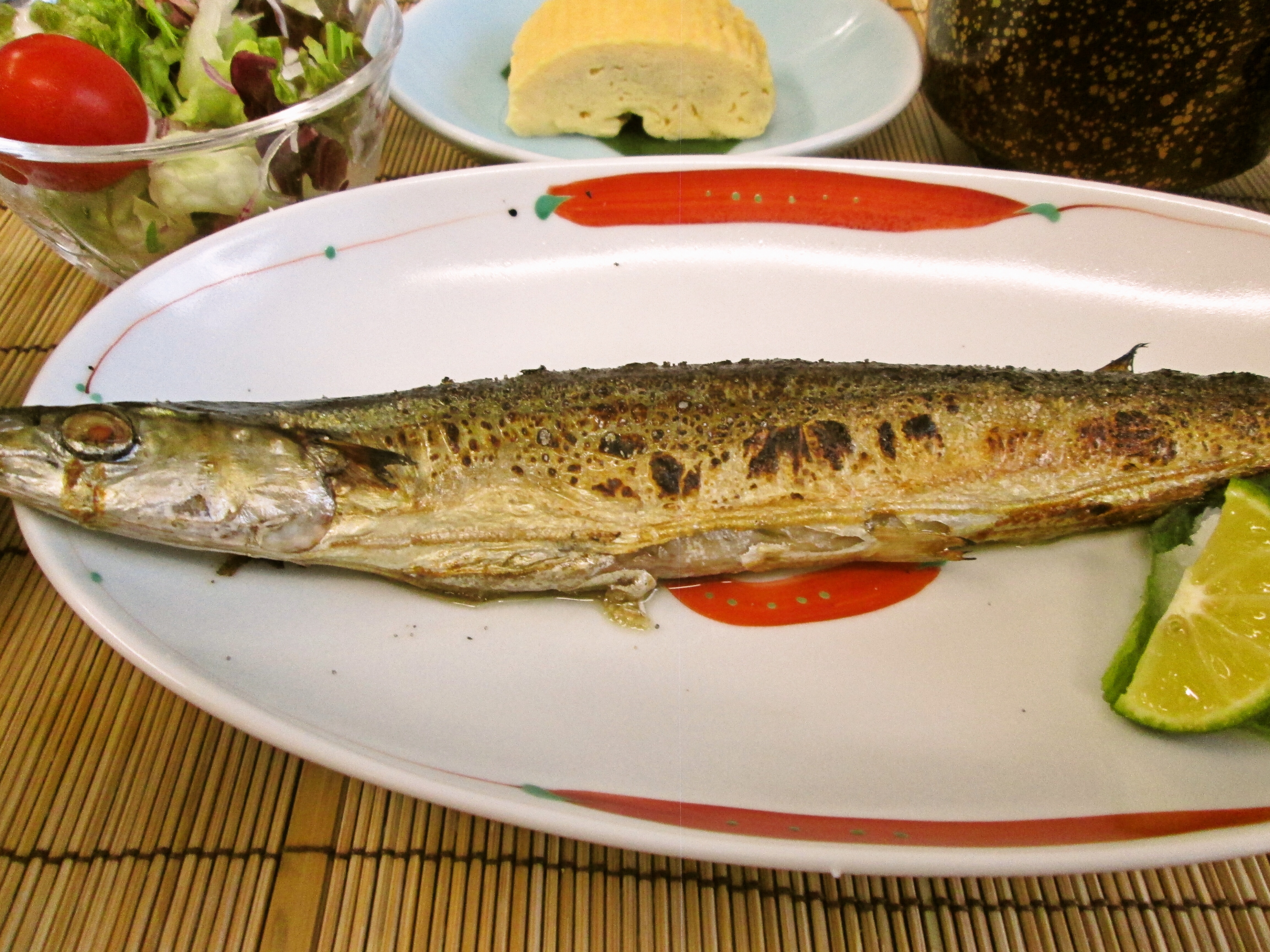 秋刀魚塩焼き＆オリーブ卵の出汁巻き 《あおさの味噌汁》