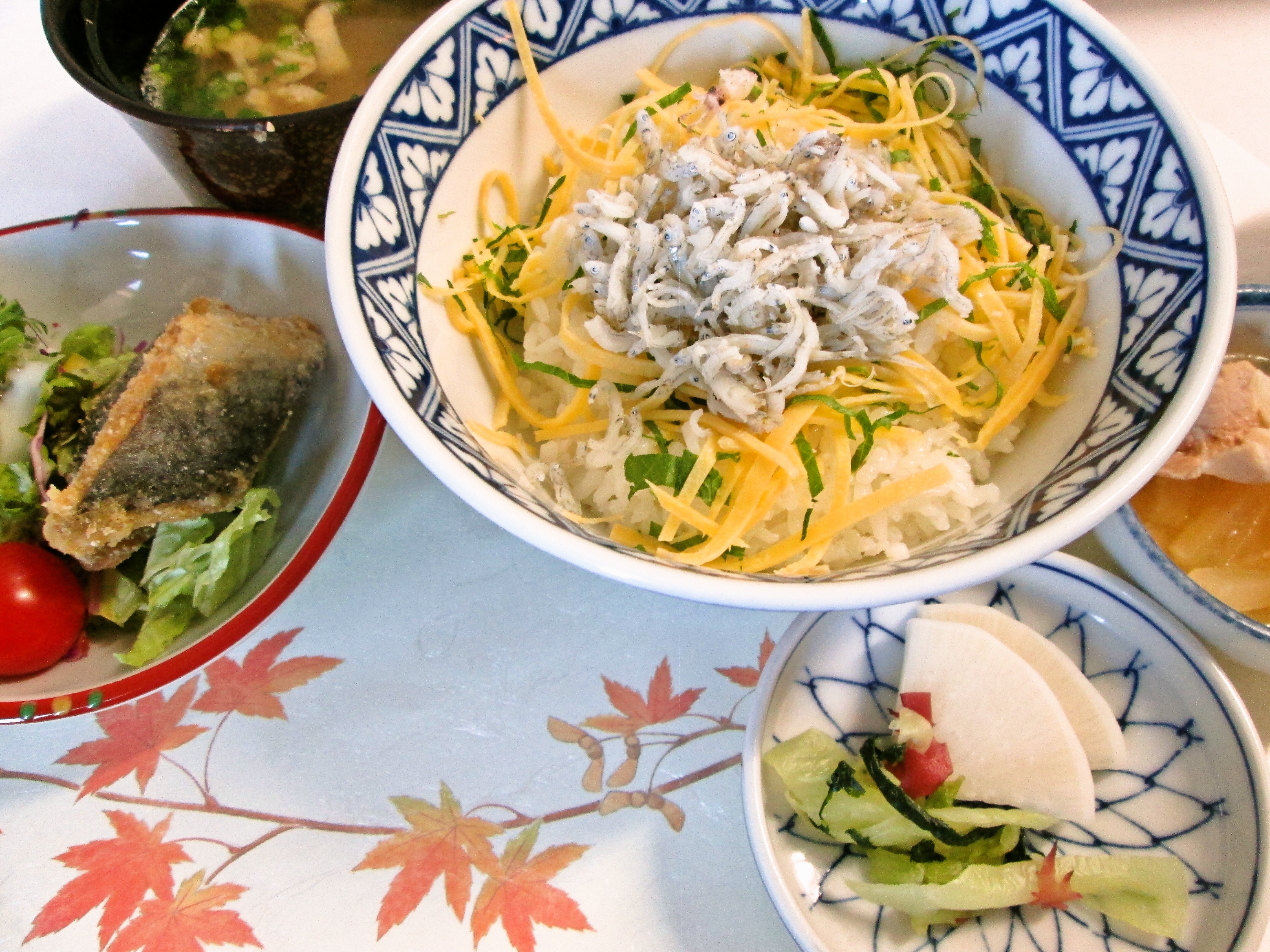 庵治産しらす丼＆鰆竜田揚げ《さつま汁》