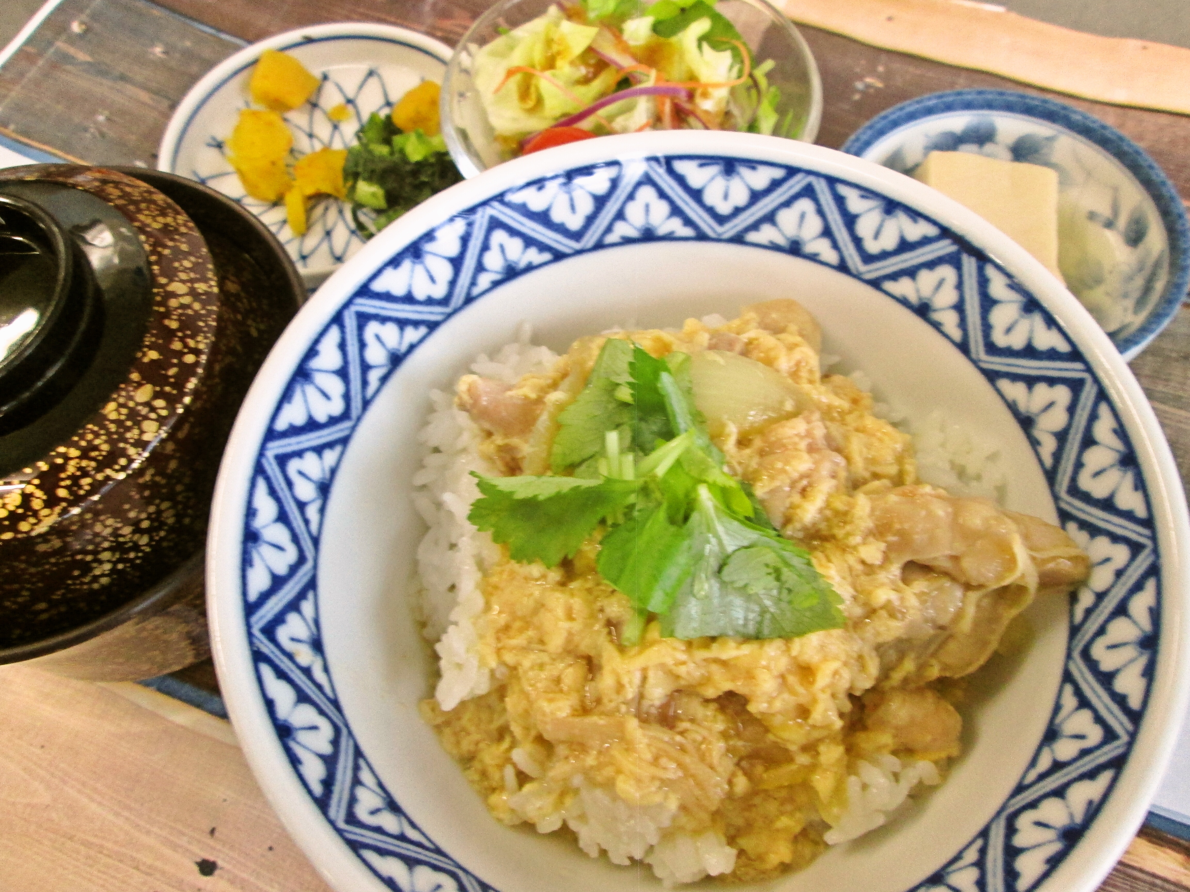 オリーブ卵親子丼《吸物》