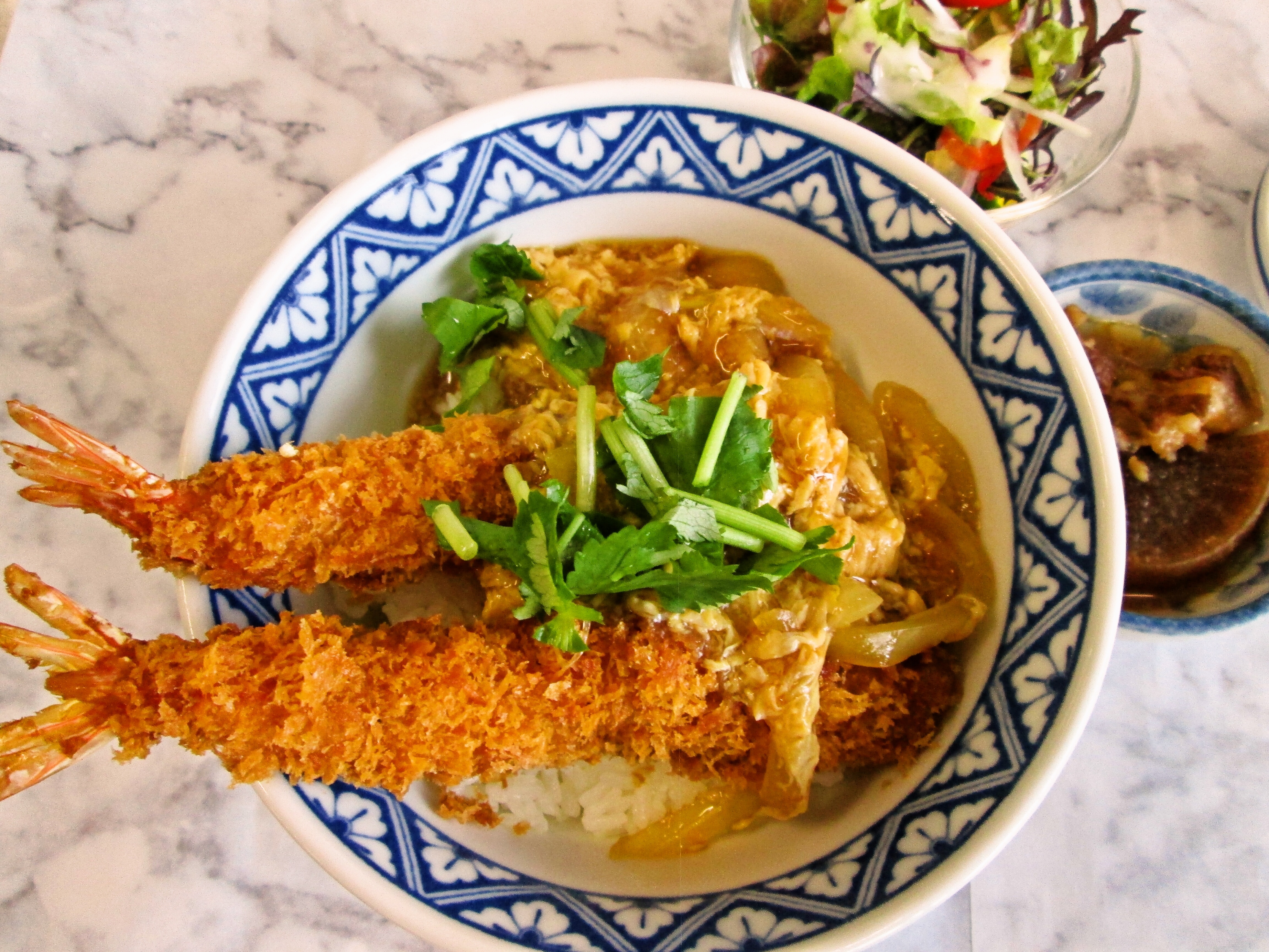 大海老フライ玉子とじ丼《粕汁》