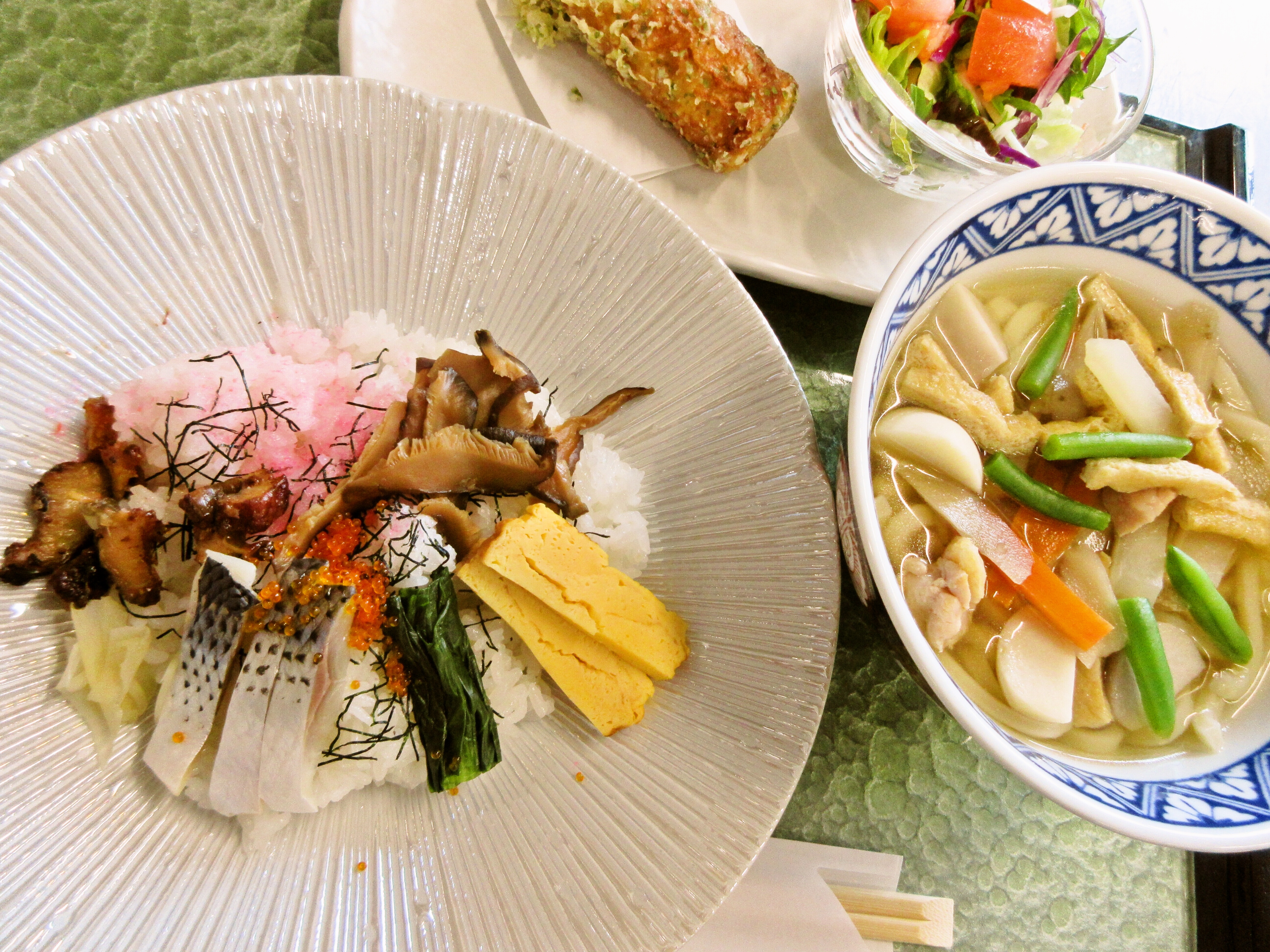 雨水のちらし寿司《しっぽくうどん》