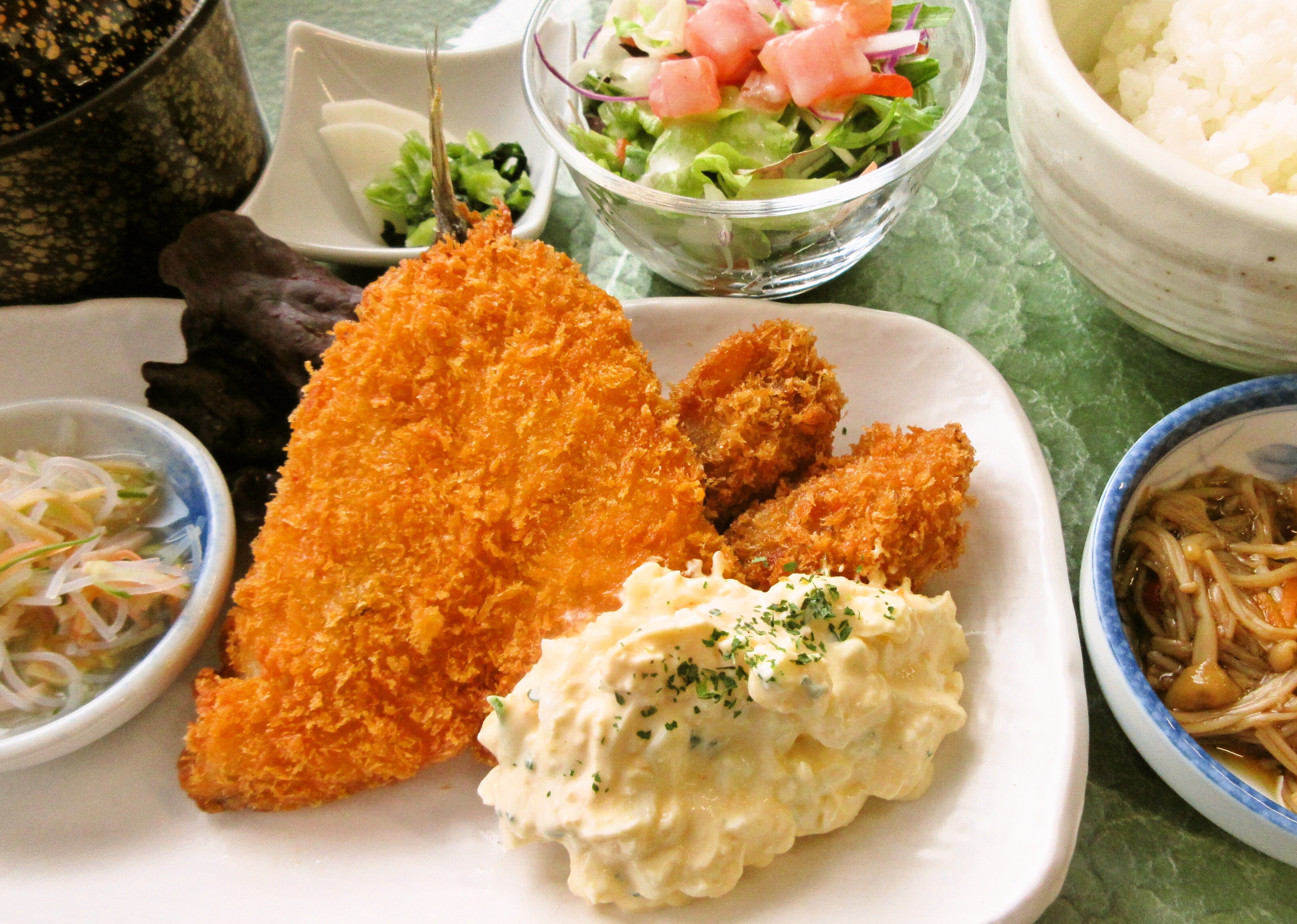 《特選》鯵と牡蠣フライ定食