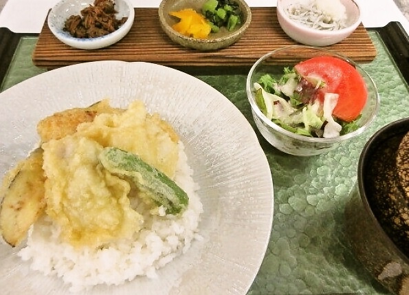 香川産　鱧の天丼