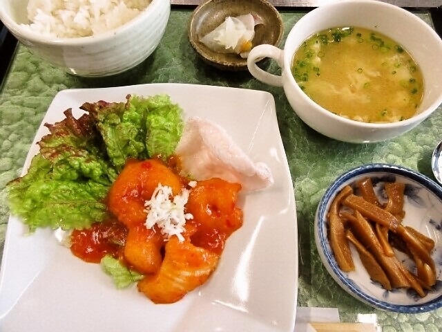 海老とイカのチリソース煮