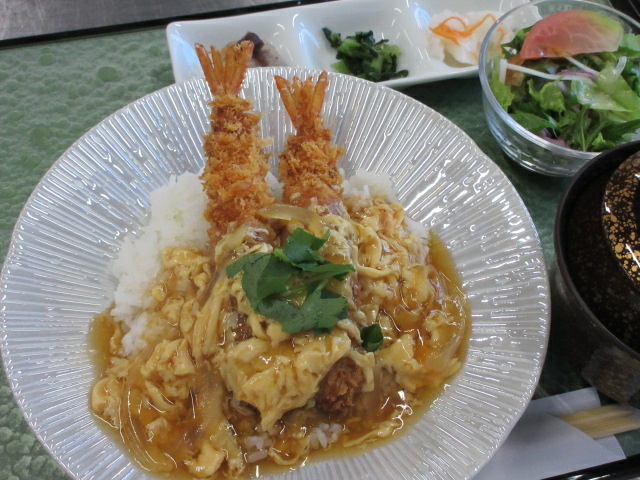 大海老フライ玉子とじ丼