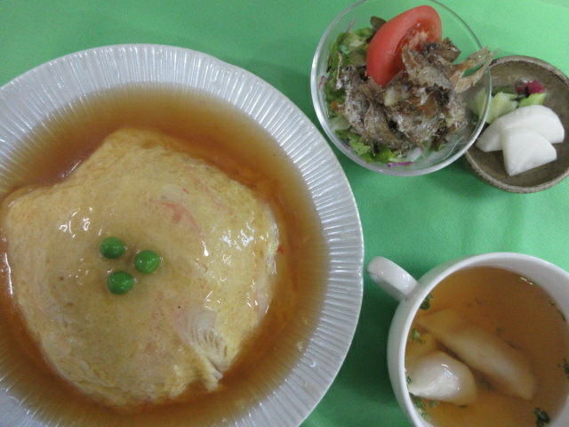 オリーブ玉子の鶏美味出汁天津飯