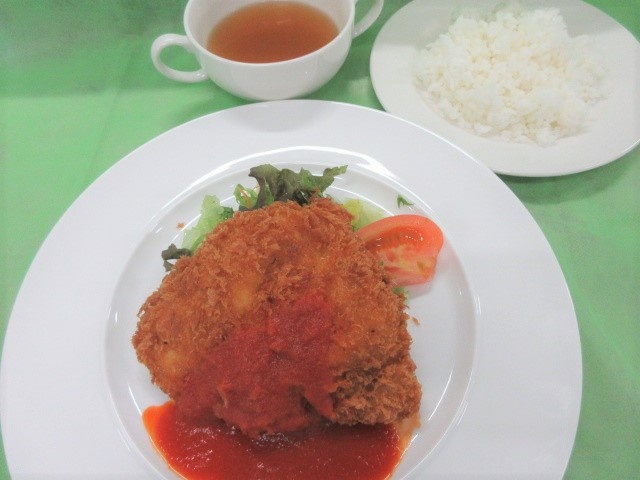 NEW☆香川産若鶏のチキンカツ　トマトソース