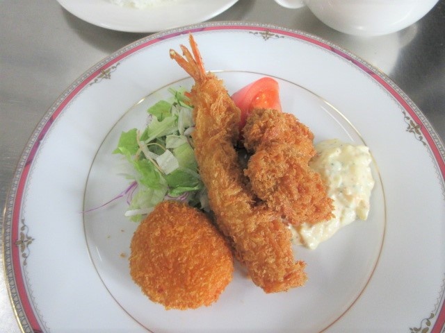 NEW☆牡蠣＆海老フライ＆チーズコロッケ　タルタルソース