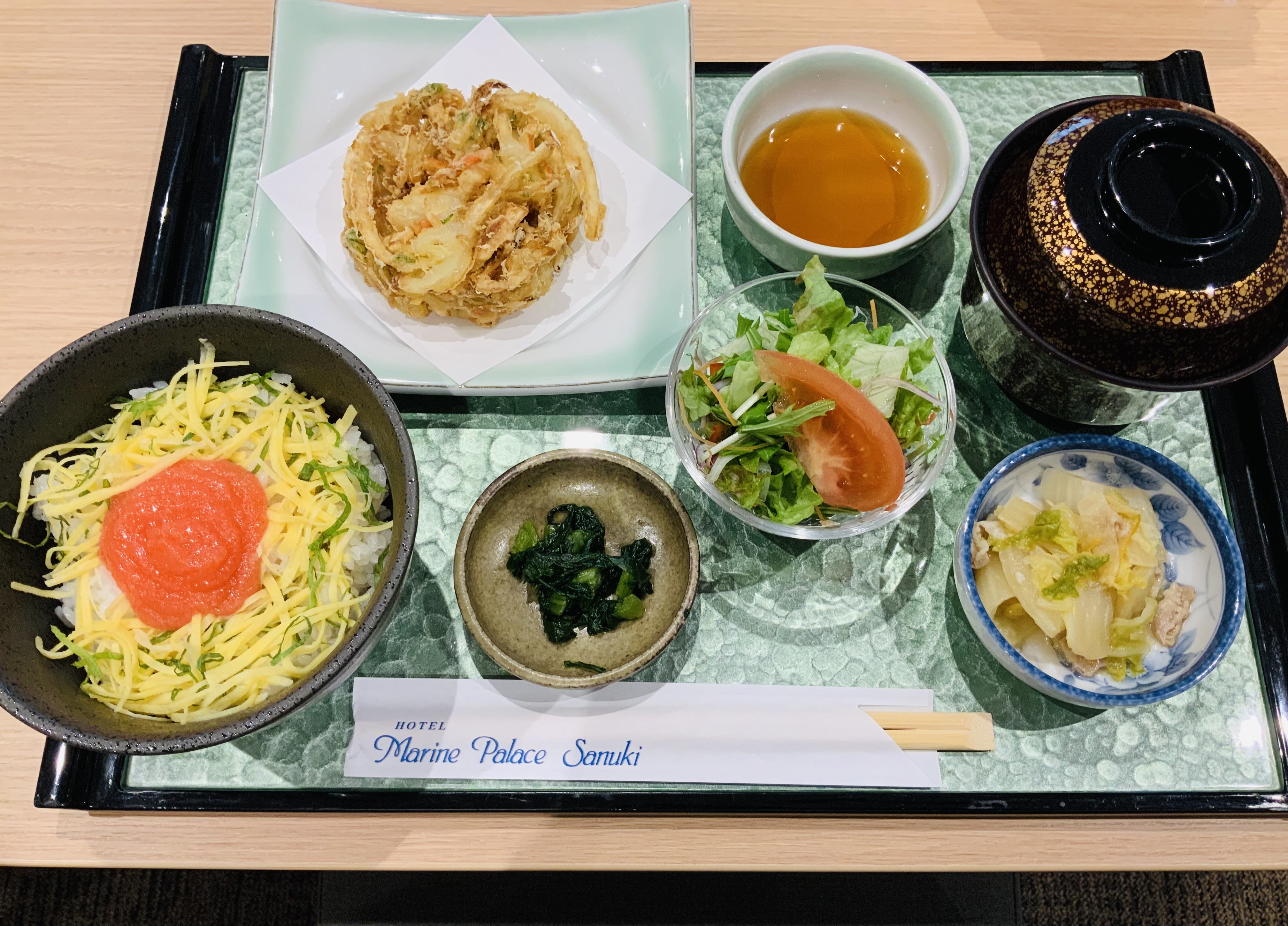 博多明太子丼　野菜のかき揚げ