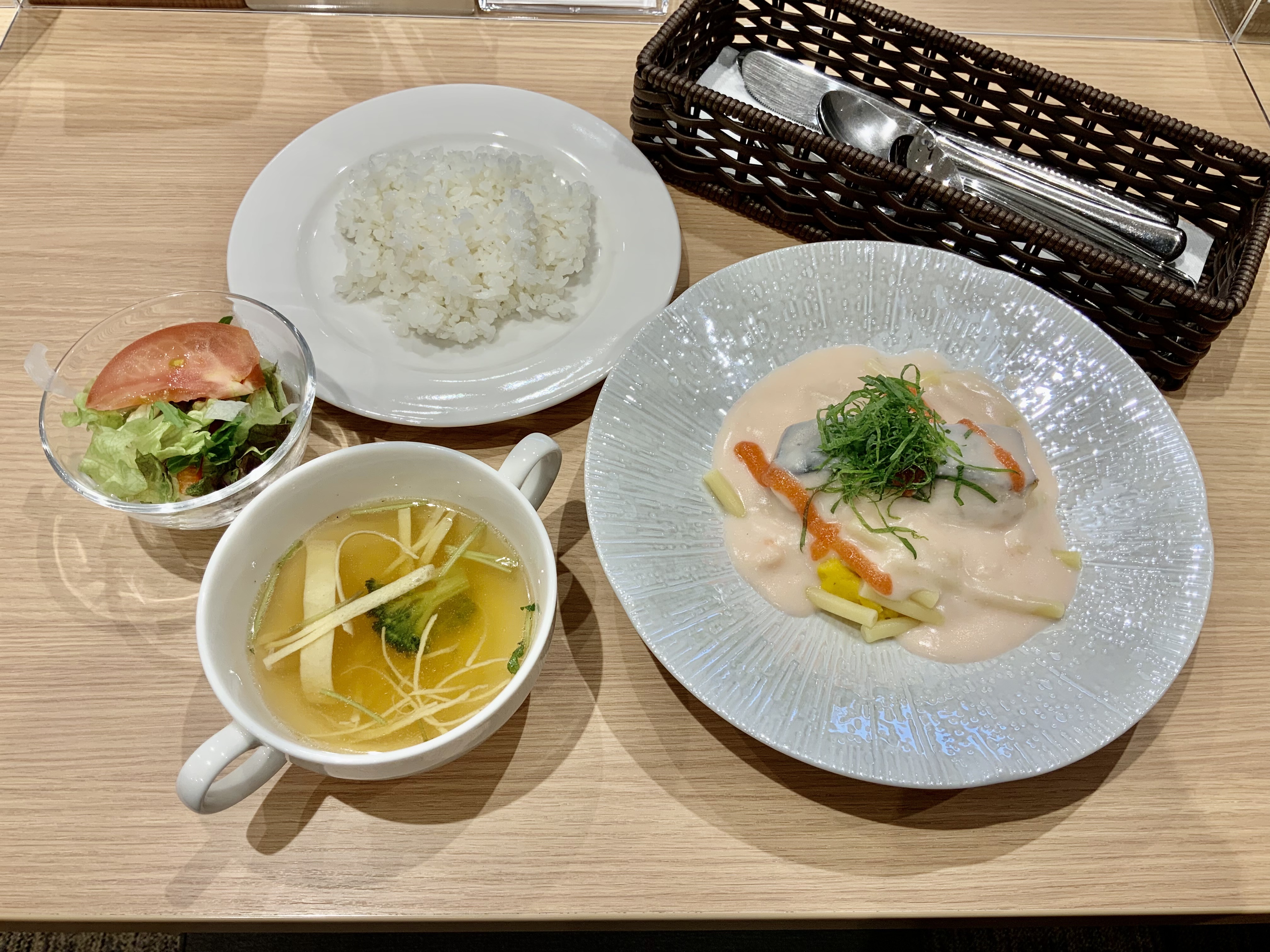 ☆NEW☆ 市場直送旬鮮魚のオーブン焼き　明太子クリームソース