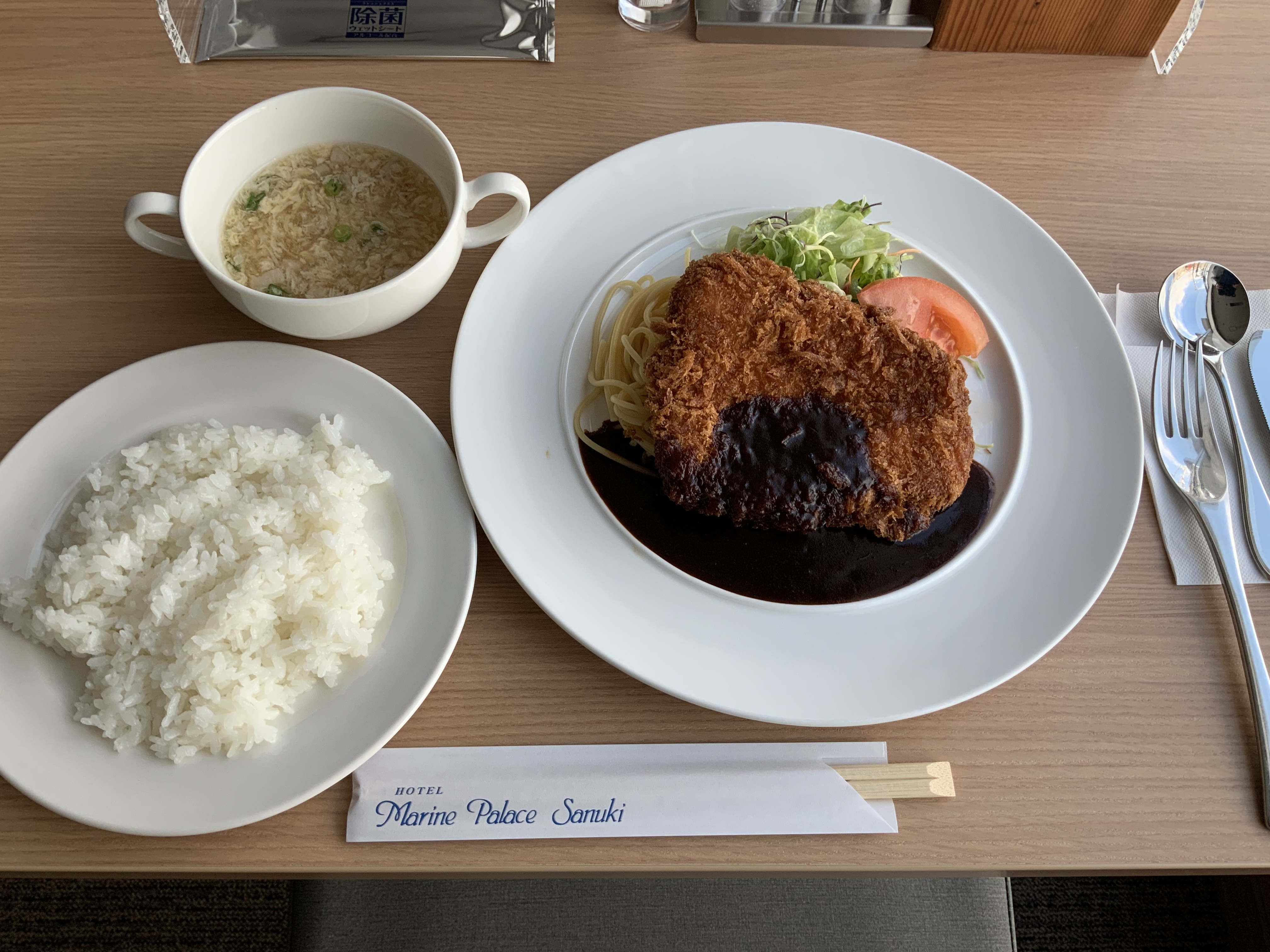 香川産チキンカツデミグラスソース