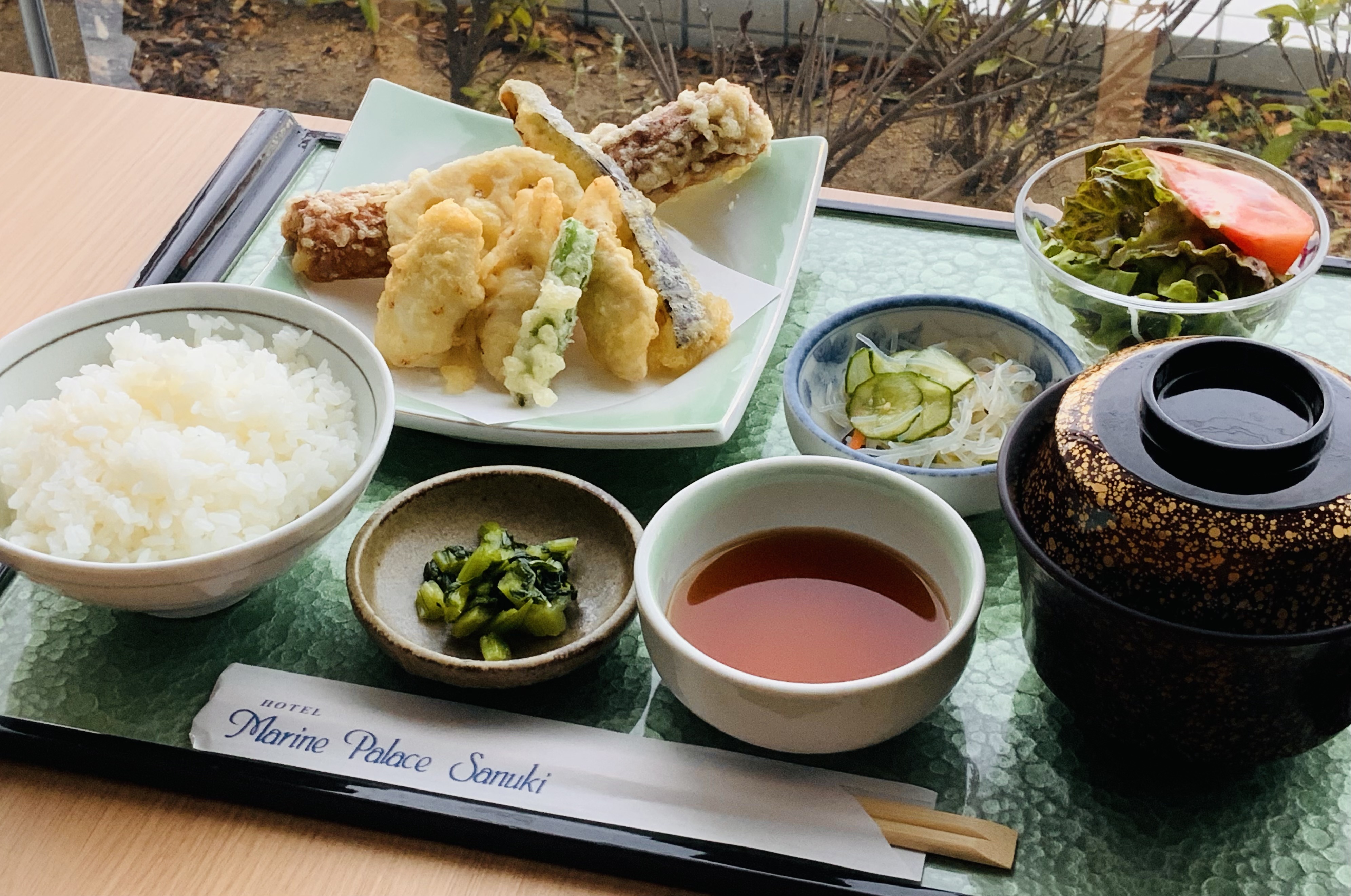 香川県産フグの天ぷら定食