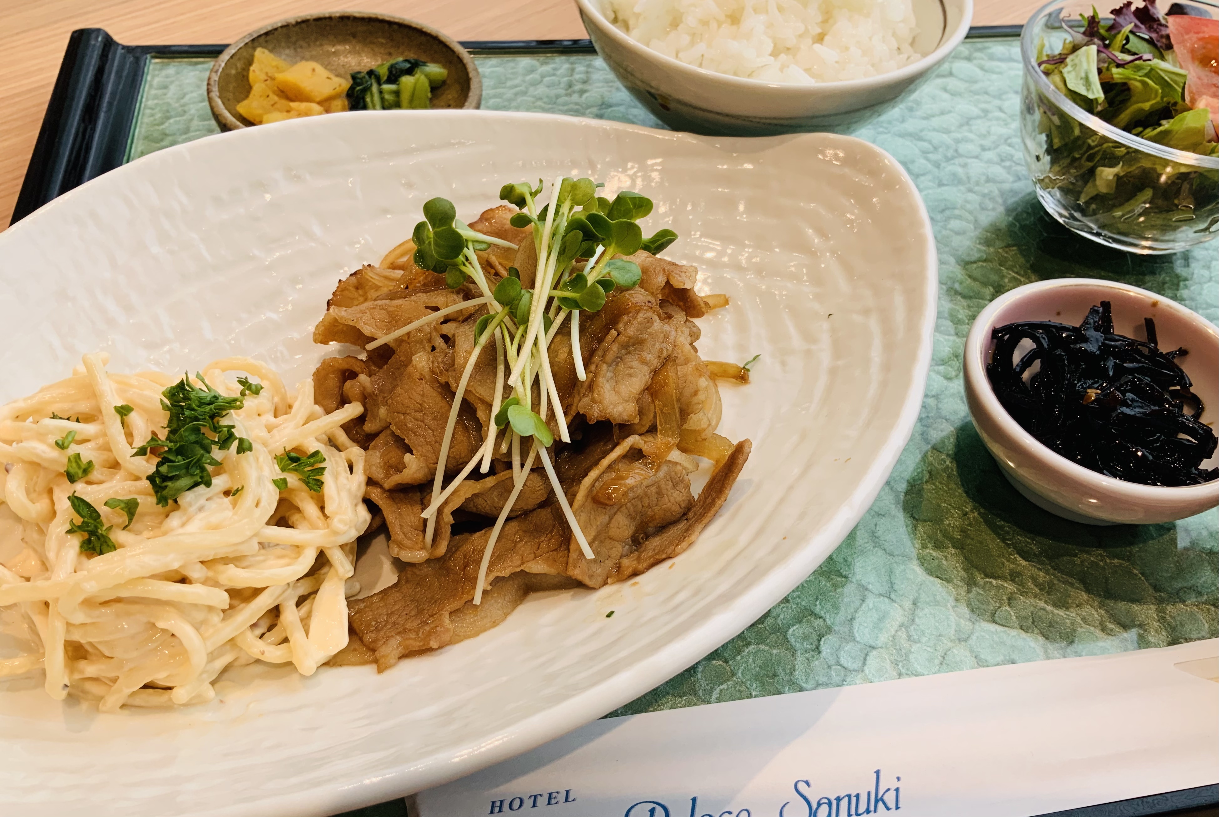 オリーブ豚生姜焼き定食