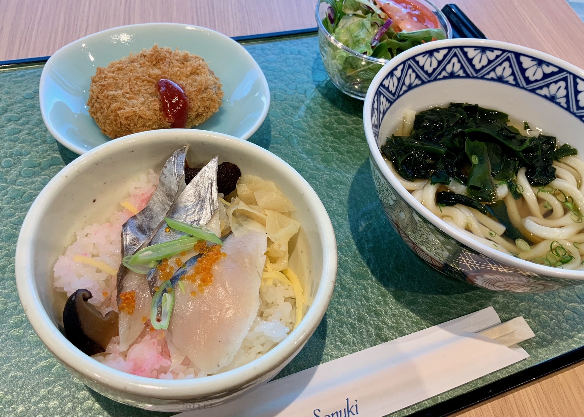 瀬戸内鰆ちらし寿司　うどん定食