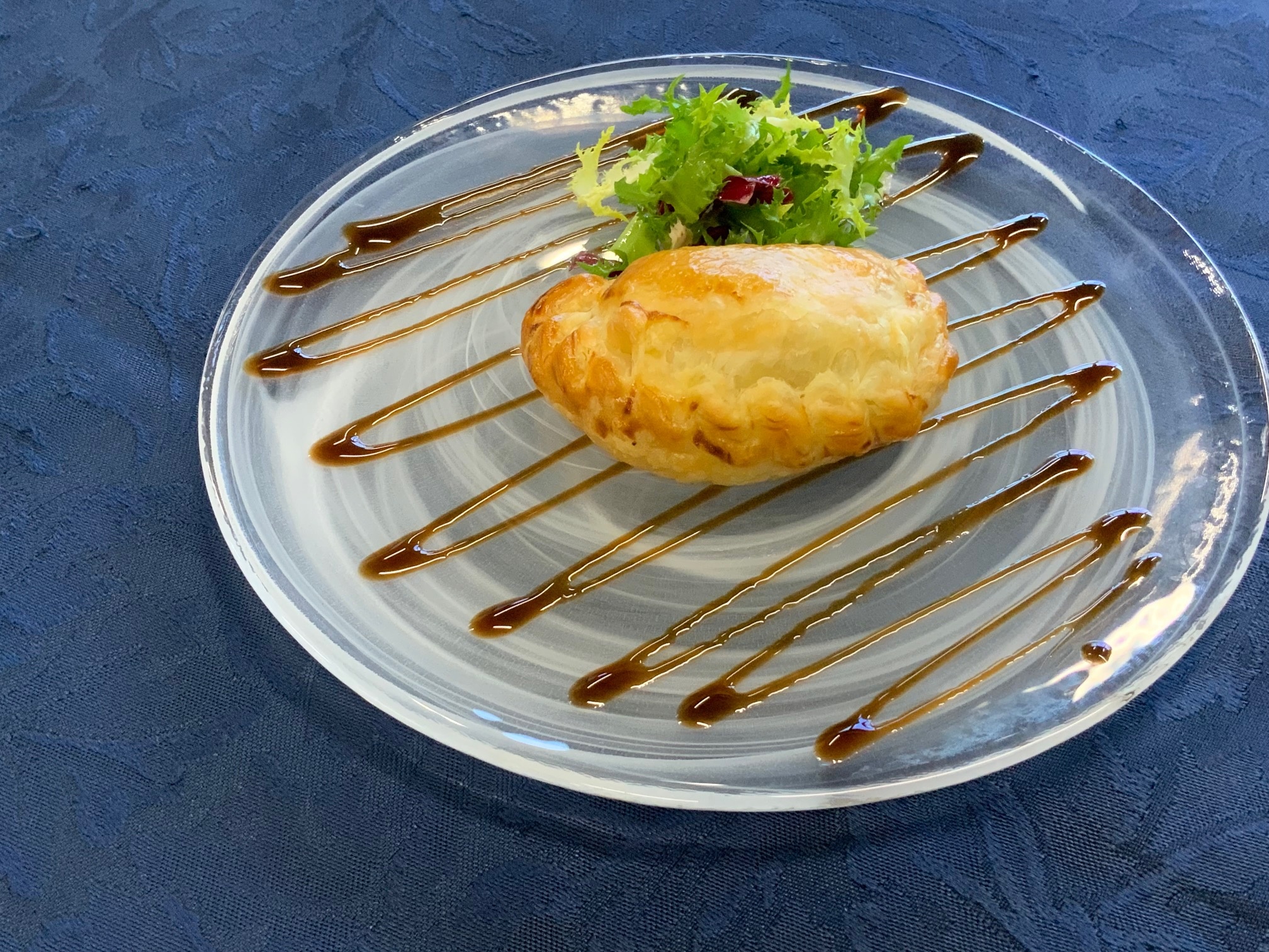 蕪に包まれた天然鯛のポシェ深まる冬へのオマージュ