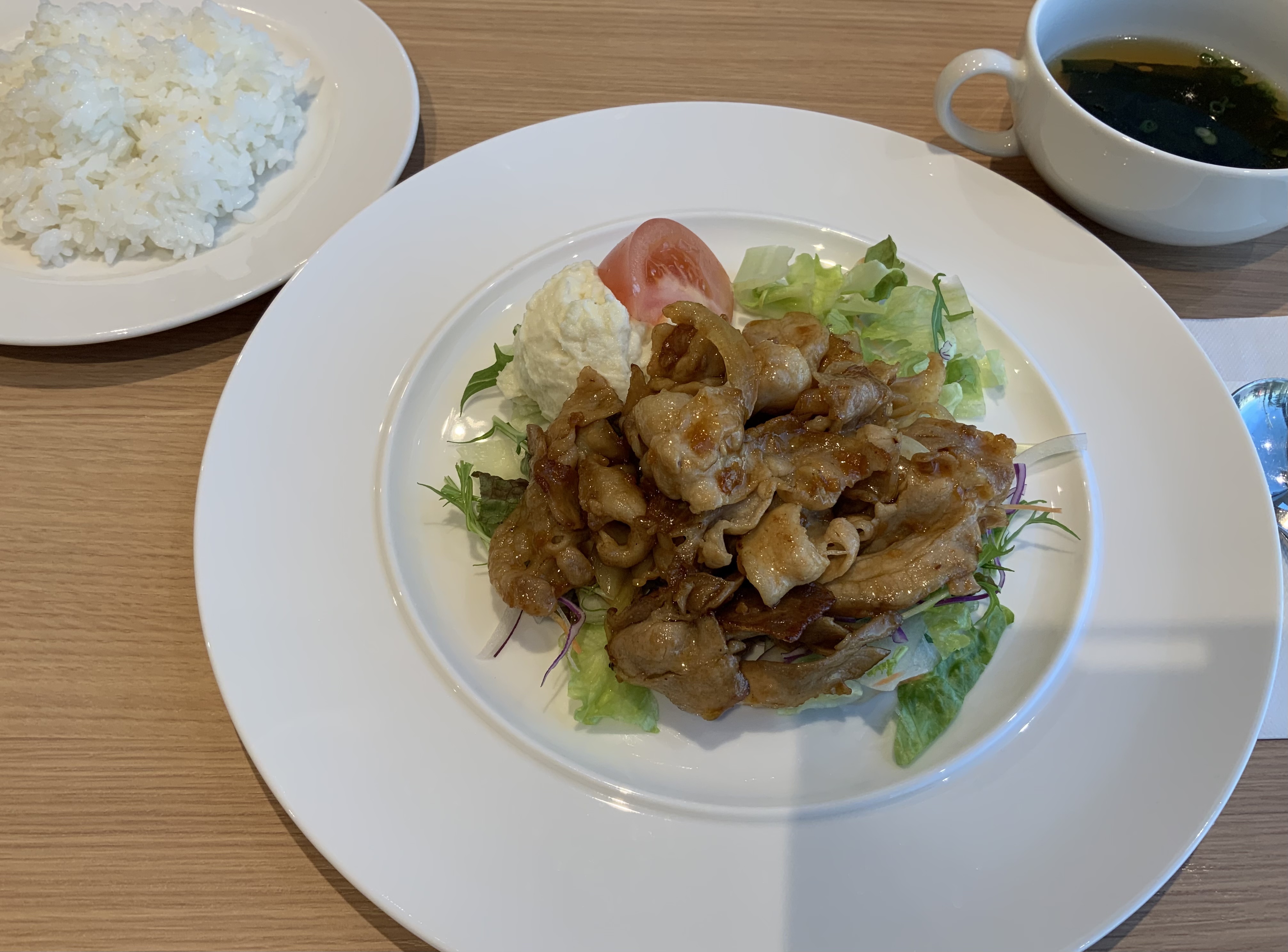 オリーブ豚の生姜焼定食