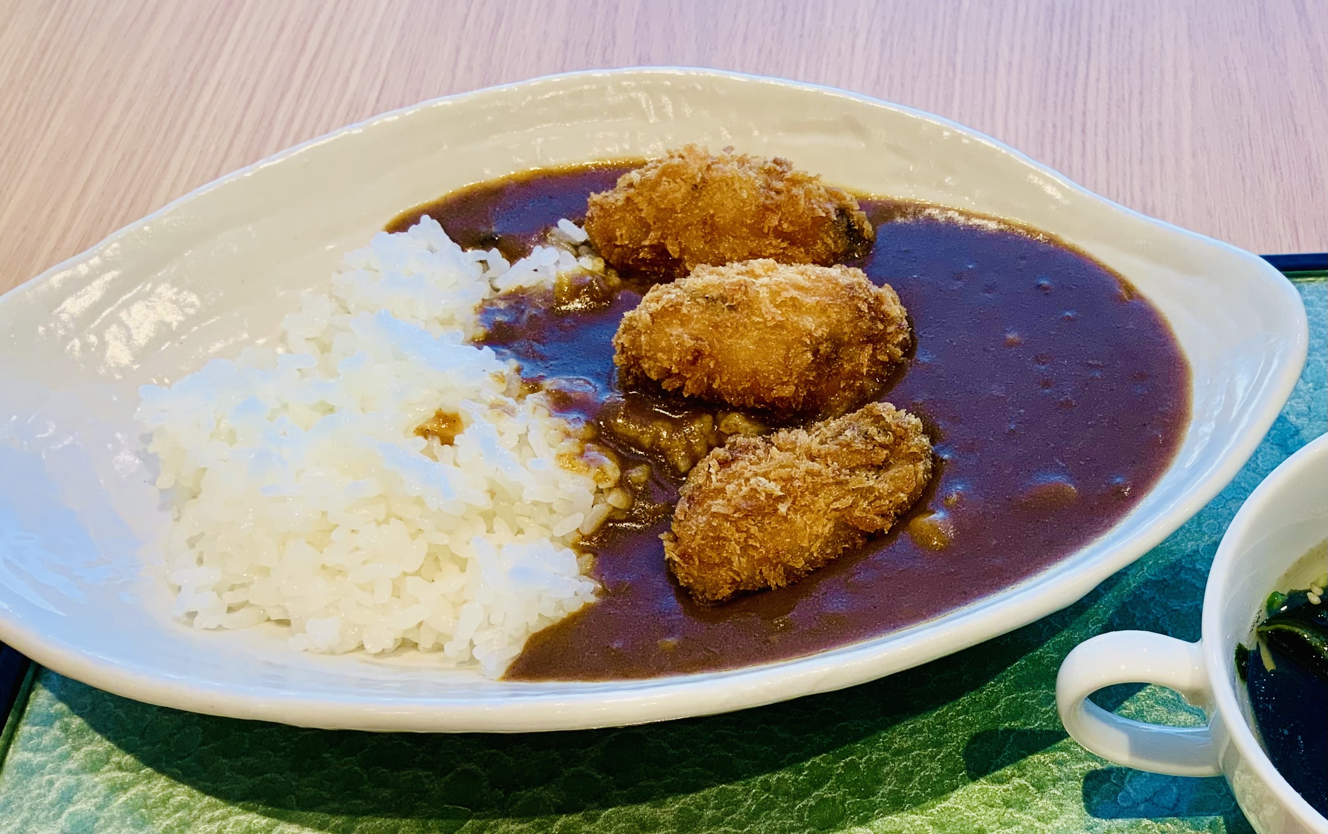 大好評！　旬の広島産牡蠣フライ　カレー