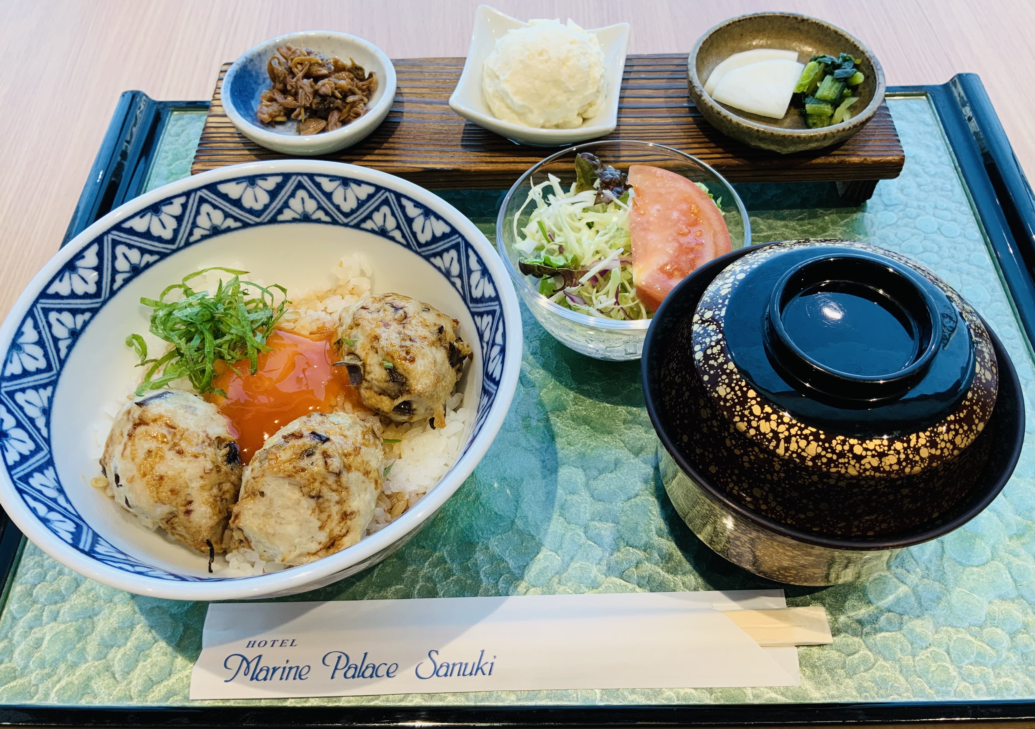 特製鶏つくね丼