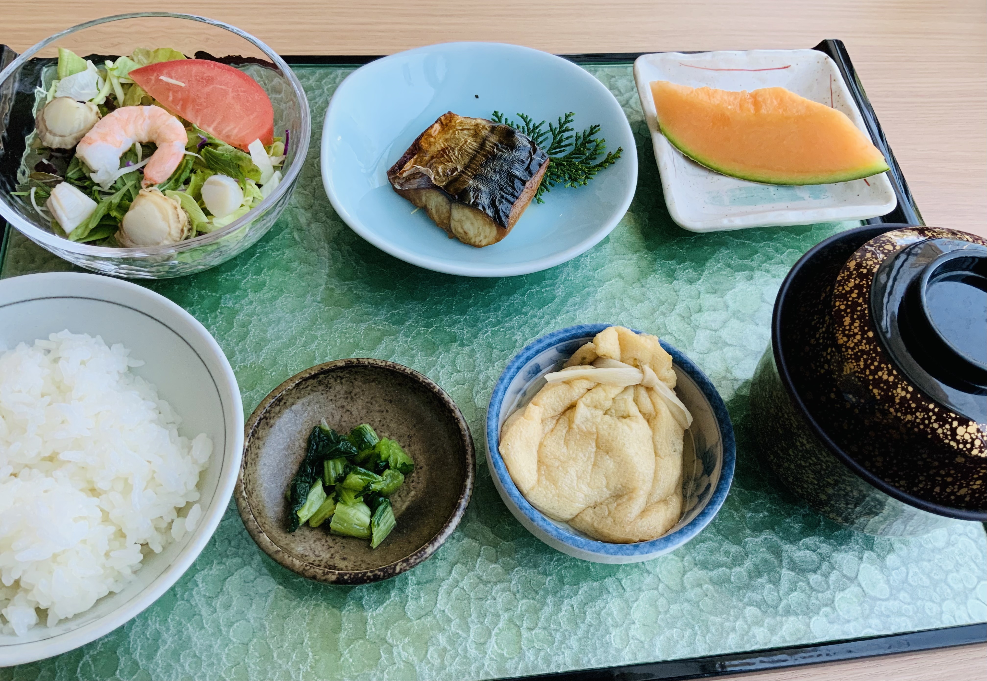 焼塩鯖　海鮮チュレギサラダ