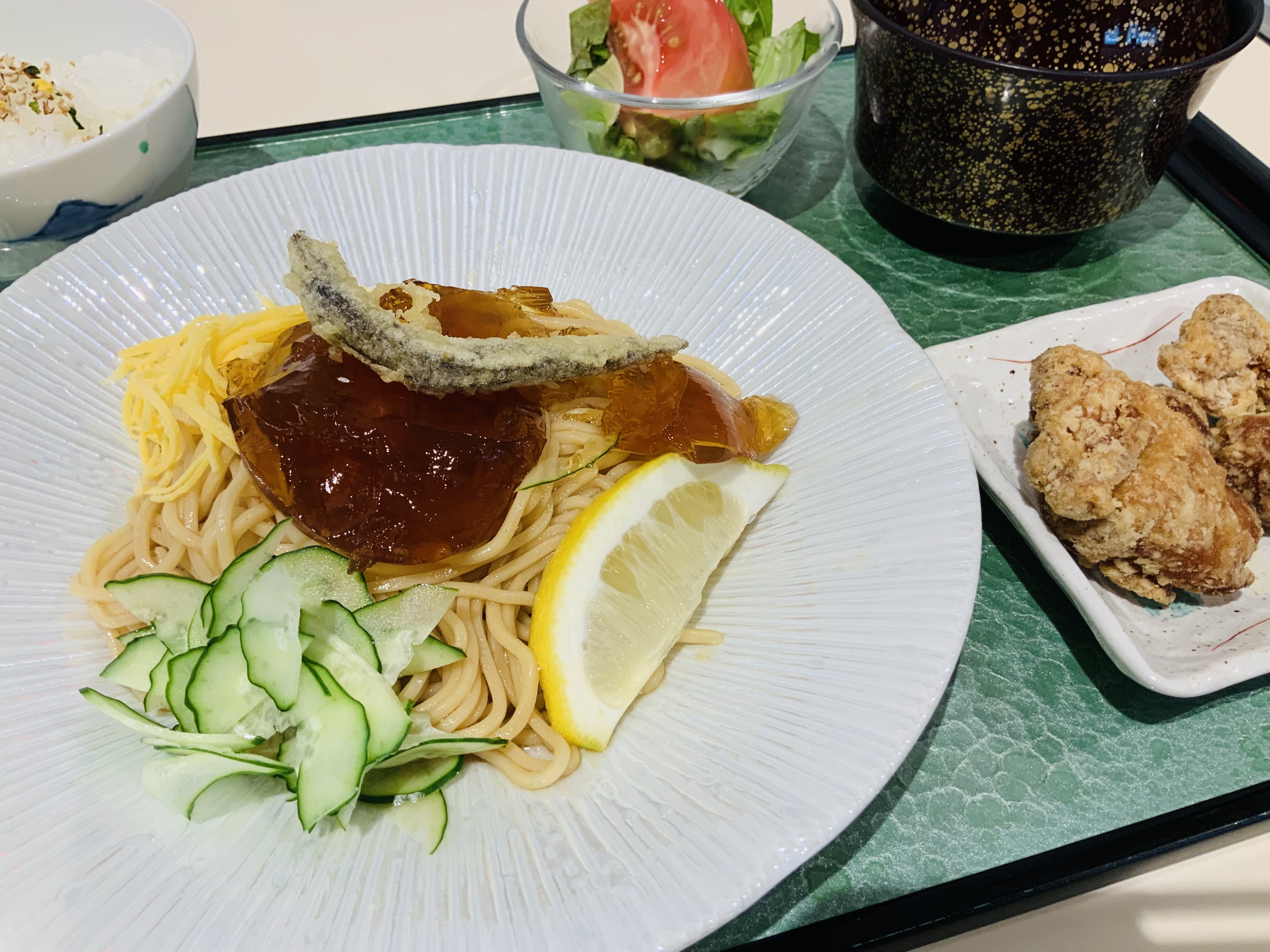 伊吹いりこ冷麺 唐揚げ