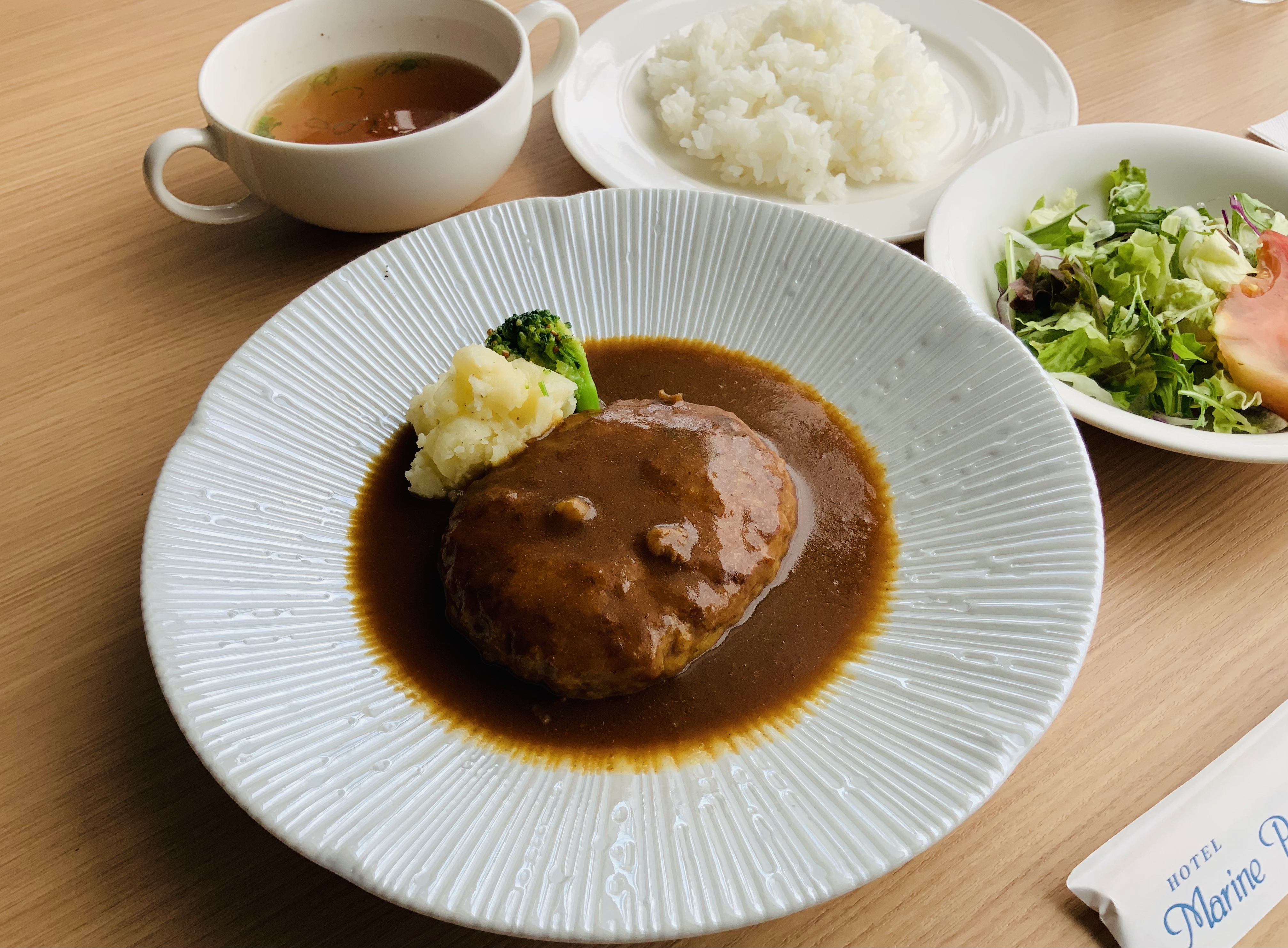 夏カレー煮込みハンバーグ