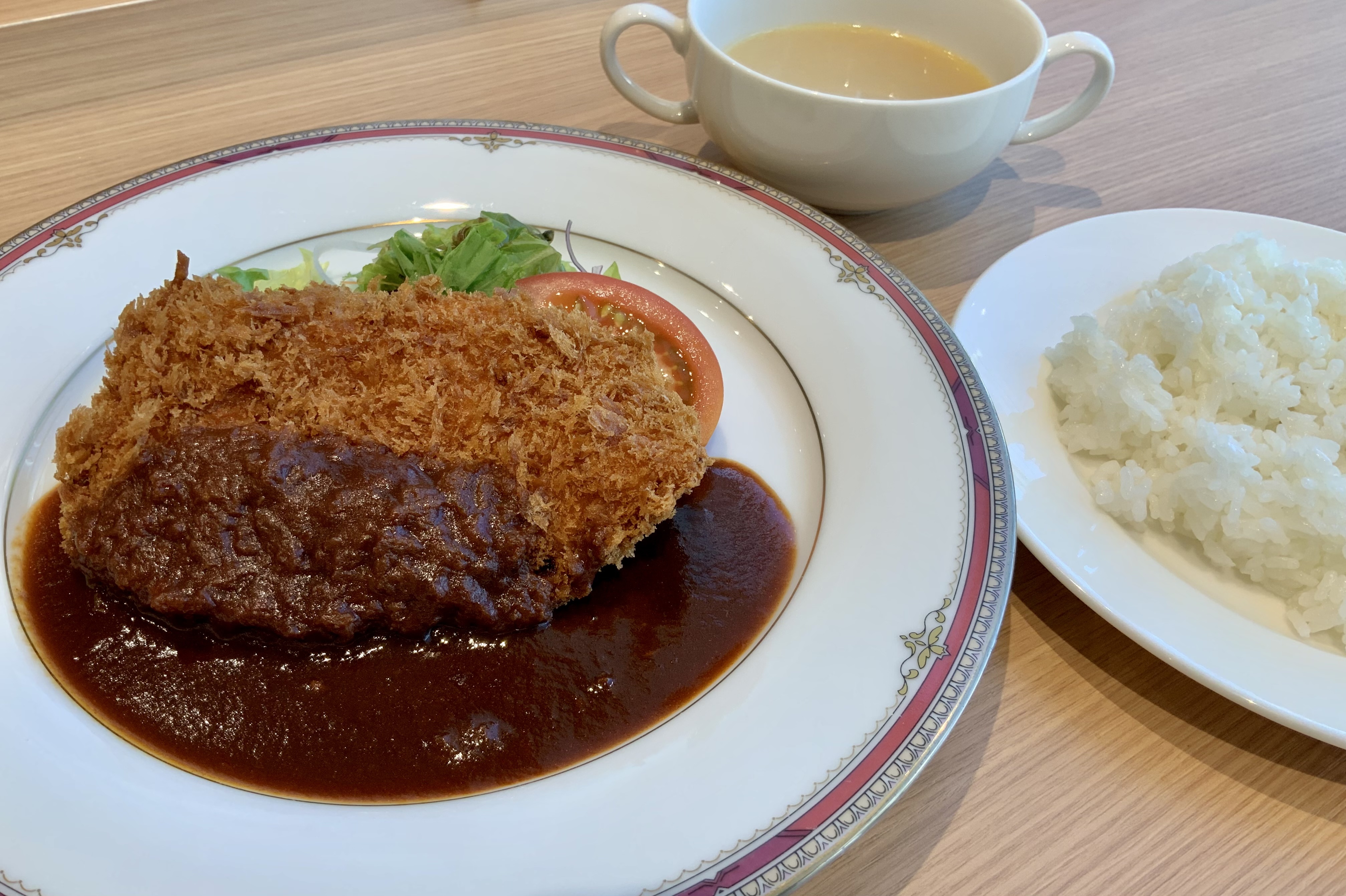 香川県産若鶏のチキンカツ　デミグラスソース