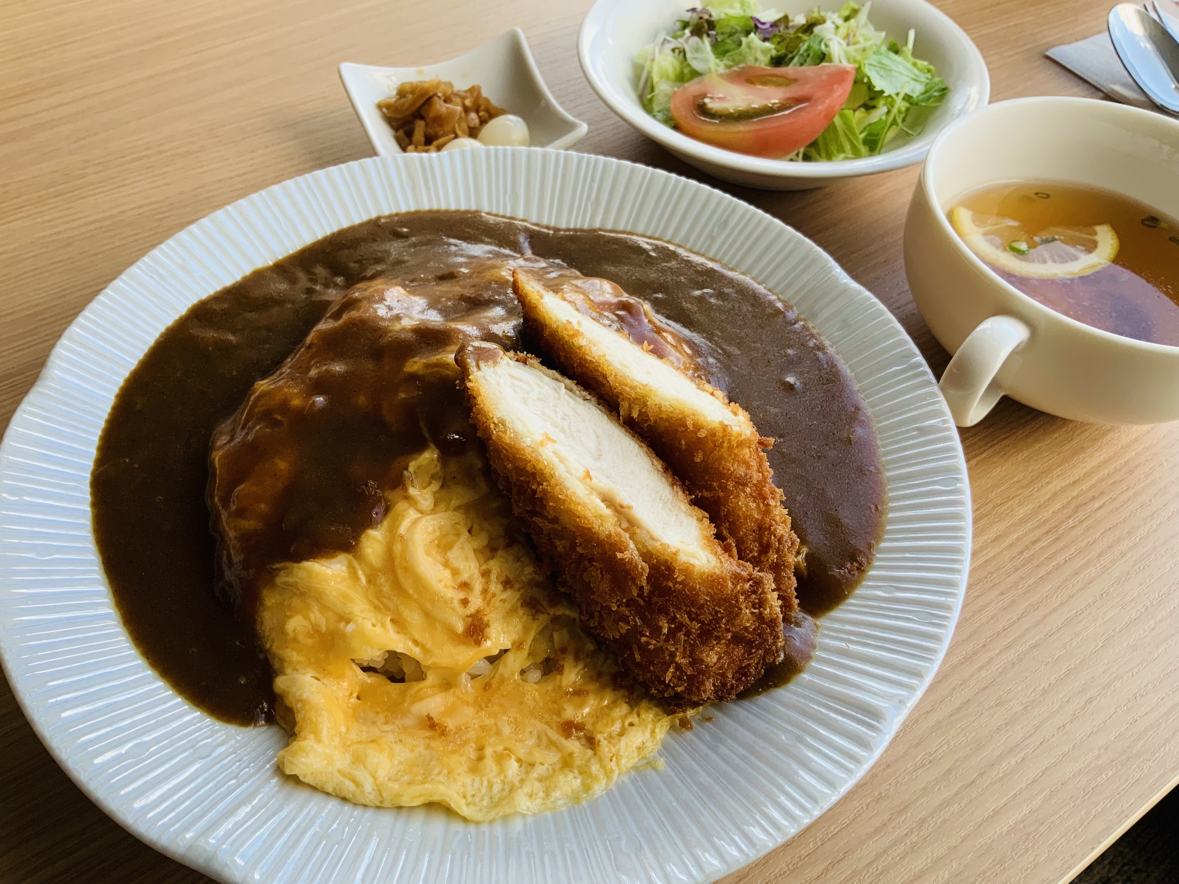 オムカレー＆香川県産ササミカツ