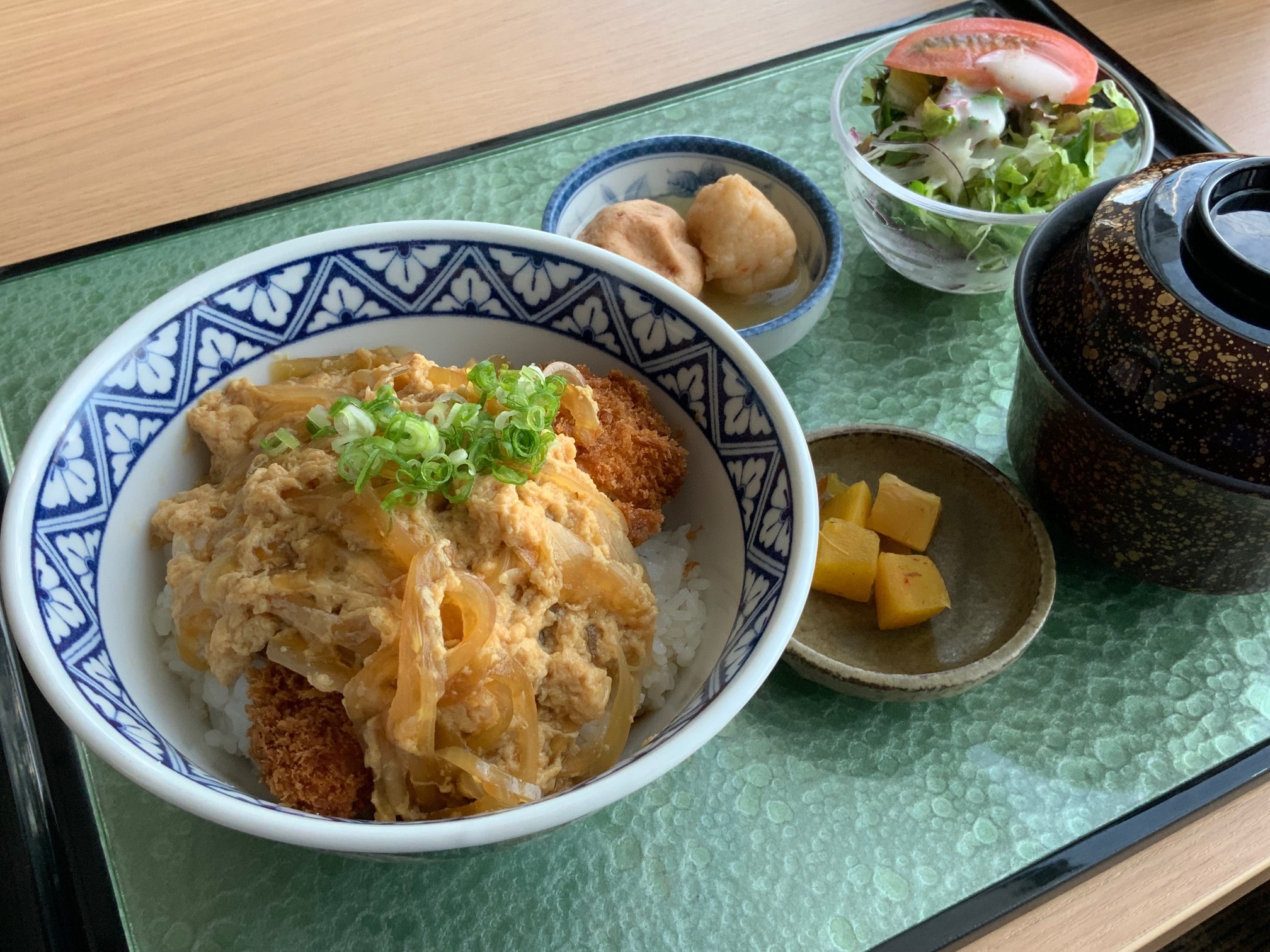 香川県産鶏肉のササミカツ丼