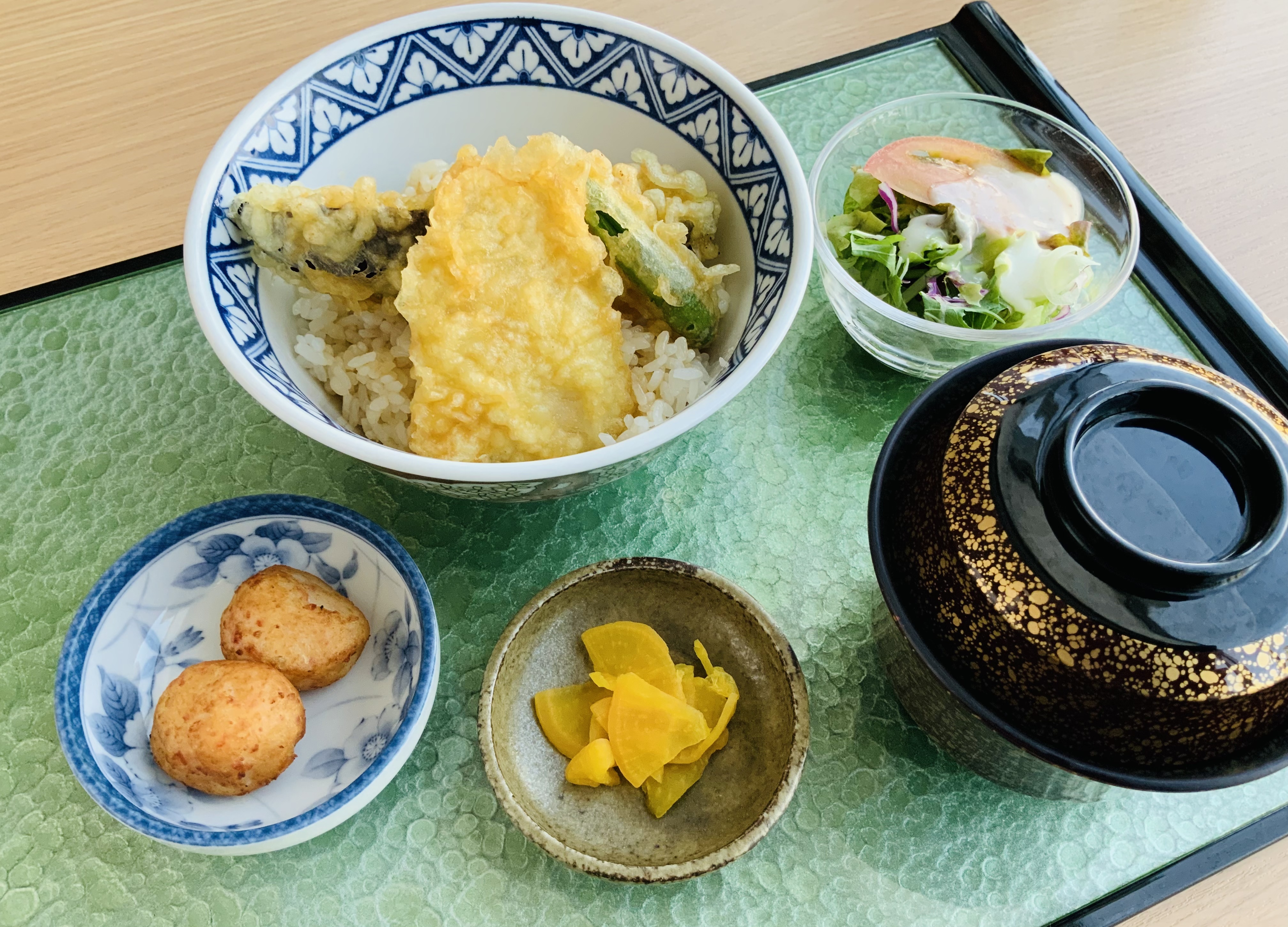 地魚天丼 赤出汁