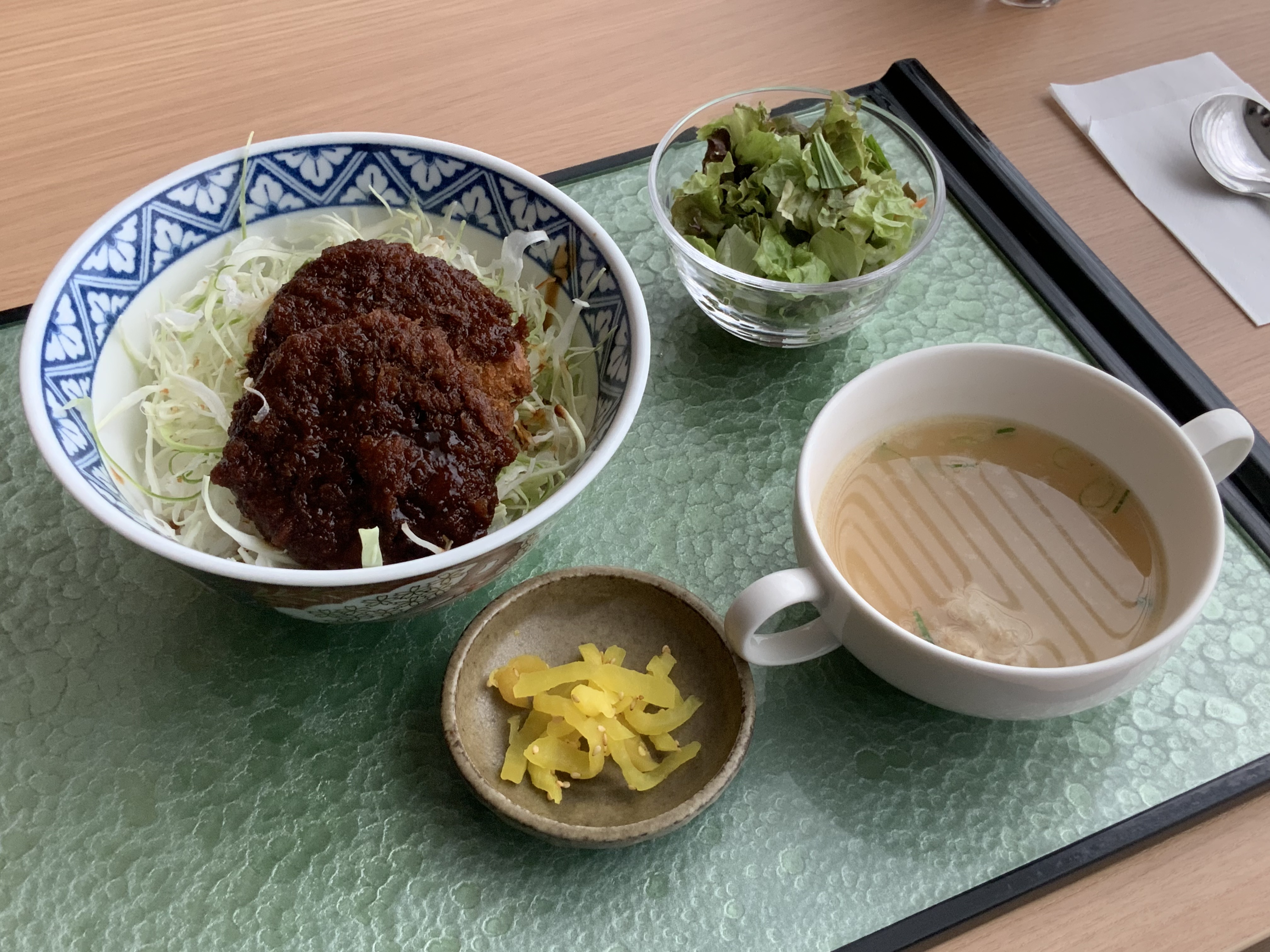 特製熟成ヒレカツの旨口ソース丼