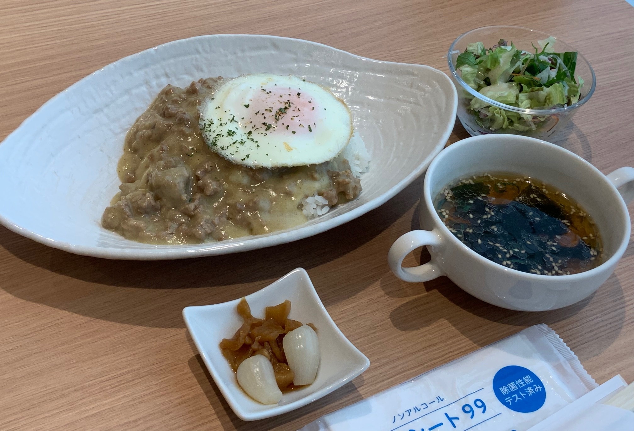 ★NEW★オリーブ牛挽肉ホワイトカレー目玉焼き添え