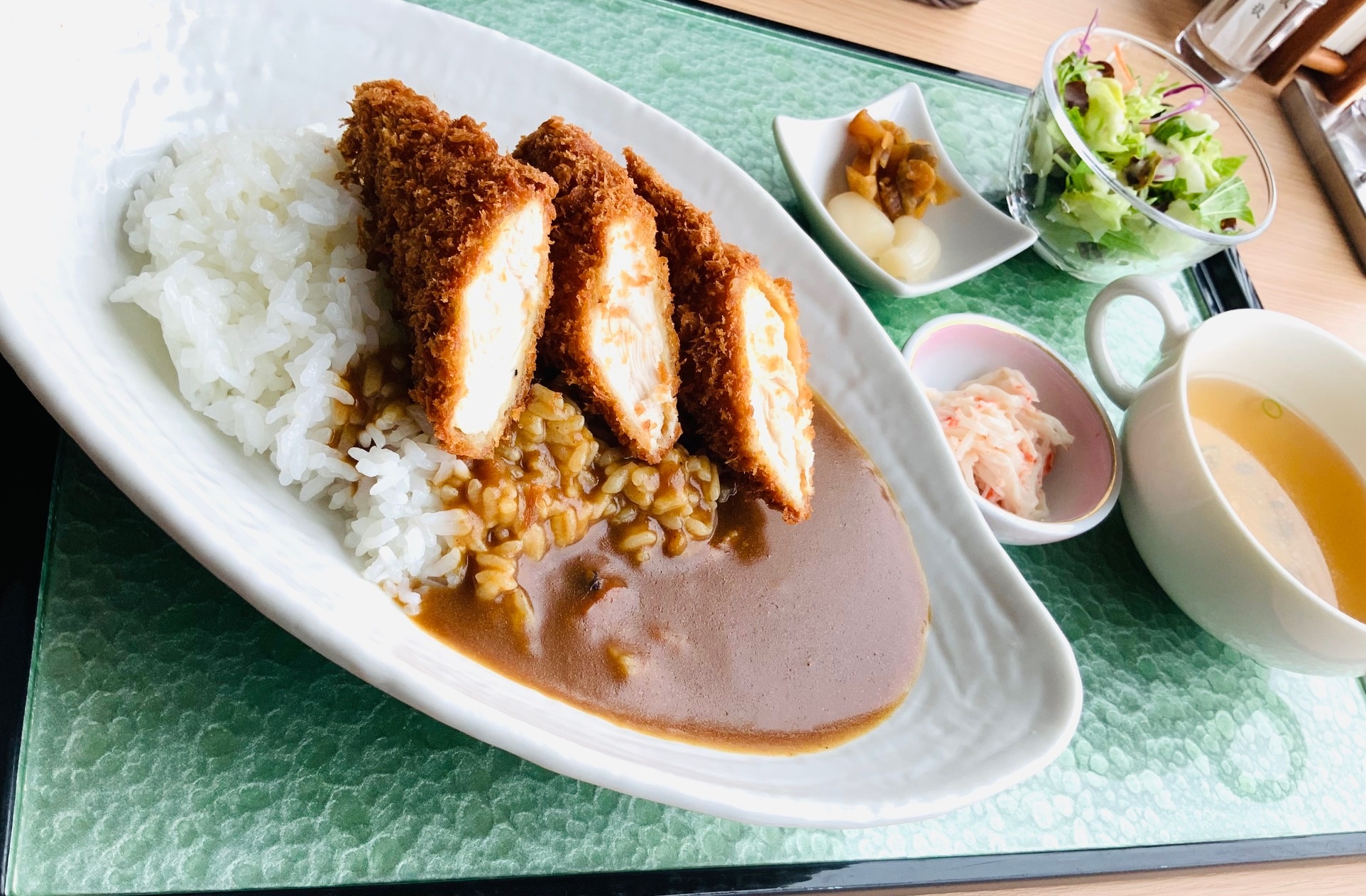 香川県産ささ身カツ　カレー＆カニサラダ