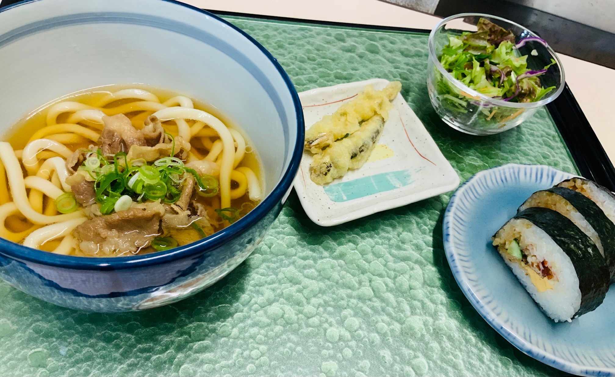 NEW　★巻き寿司　伊吹いわし天婦羅　肉うどん★