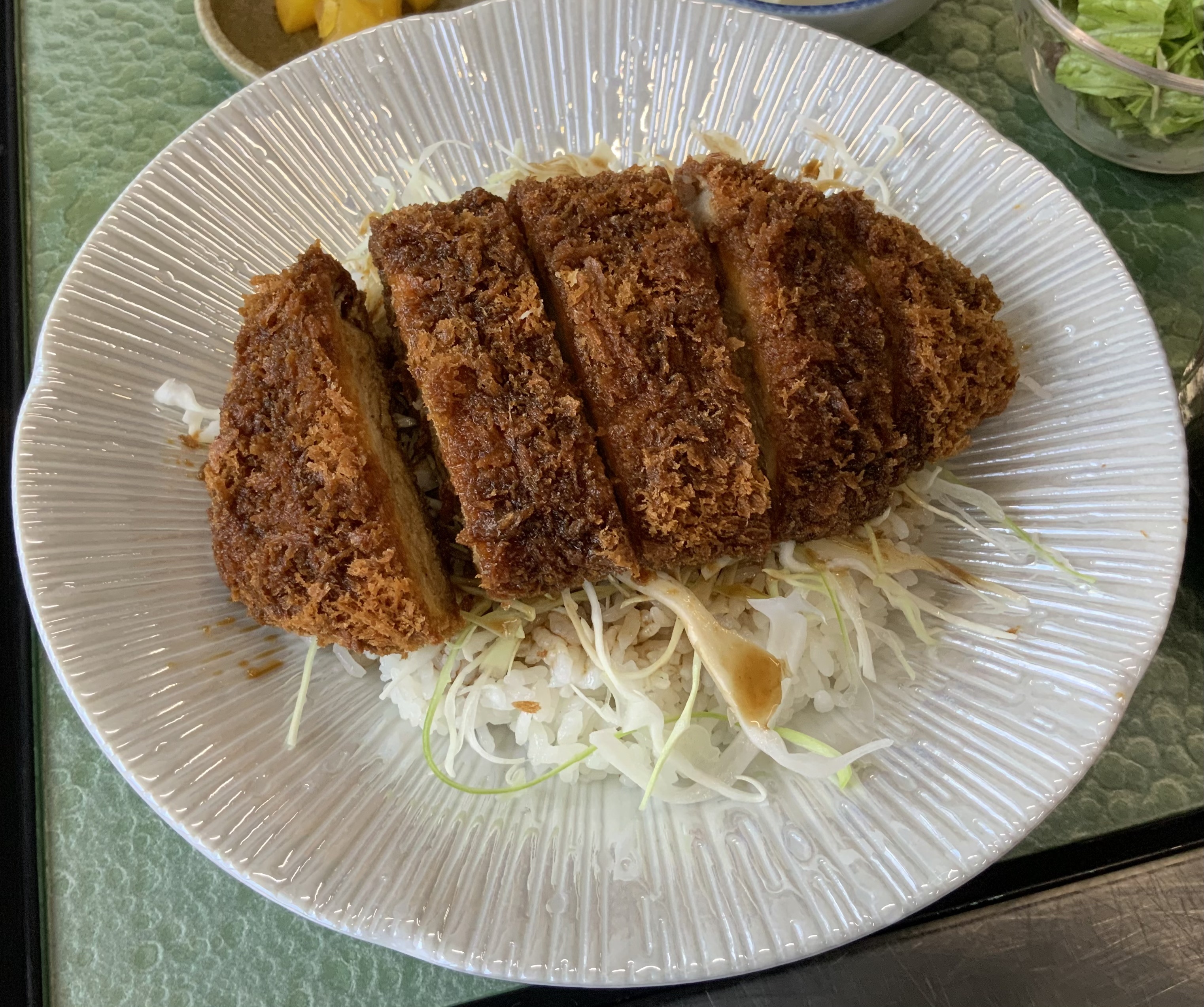 ★NEW★　 デミグラス味噌カツ丼　キャベツ大盛り