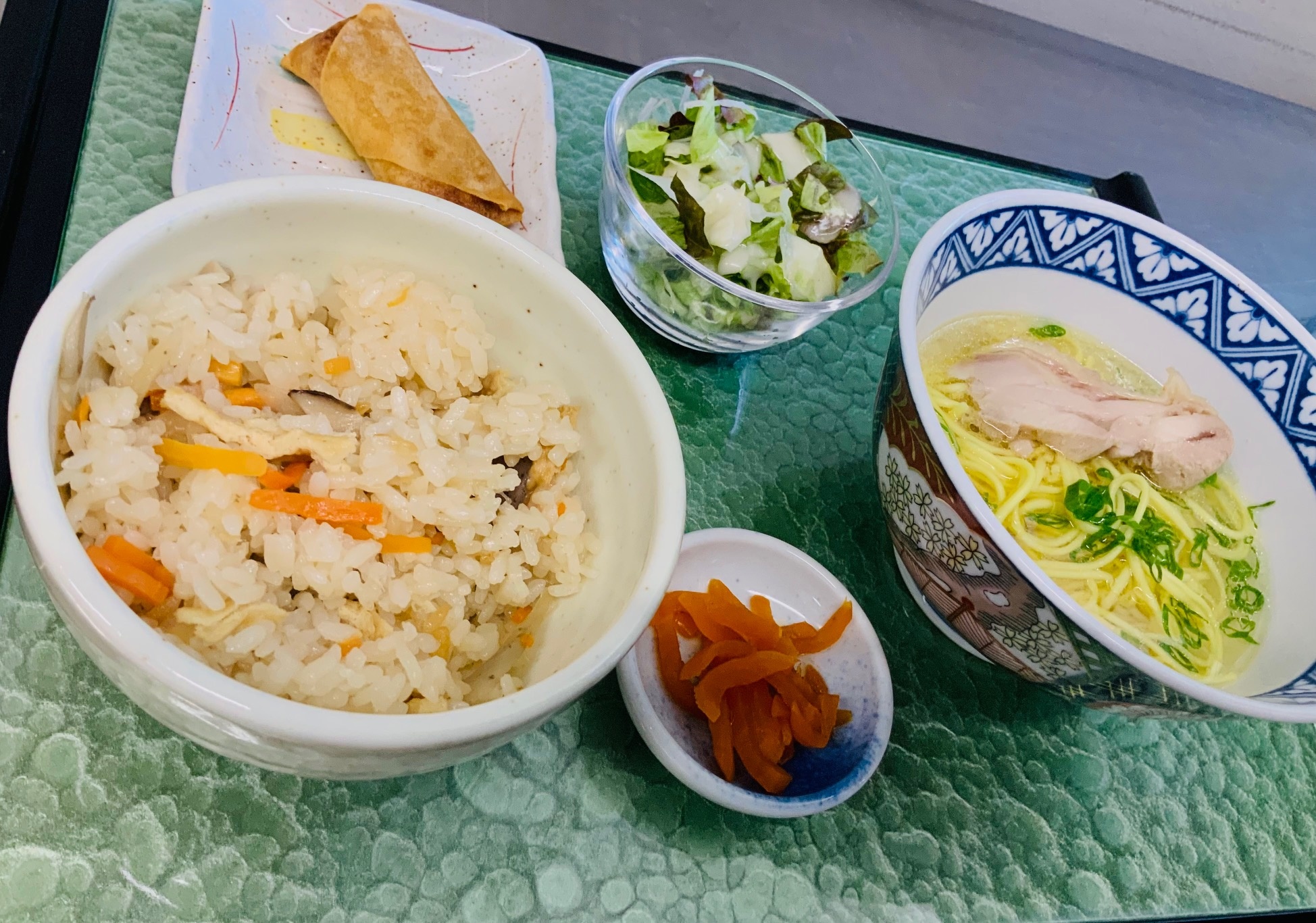 ★NEW★宇多津の塩ラーメン　五目御飯　春巻