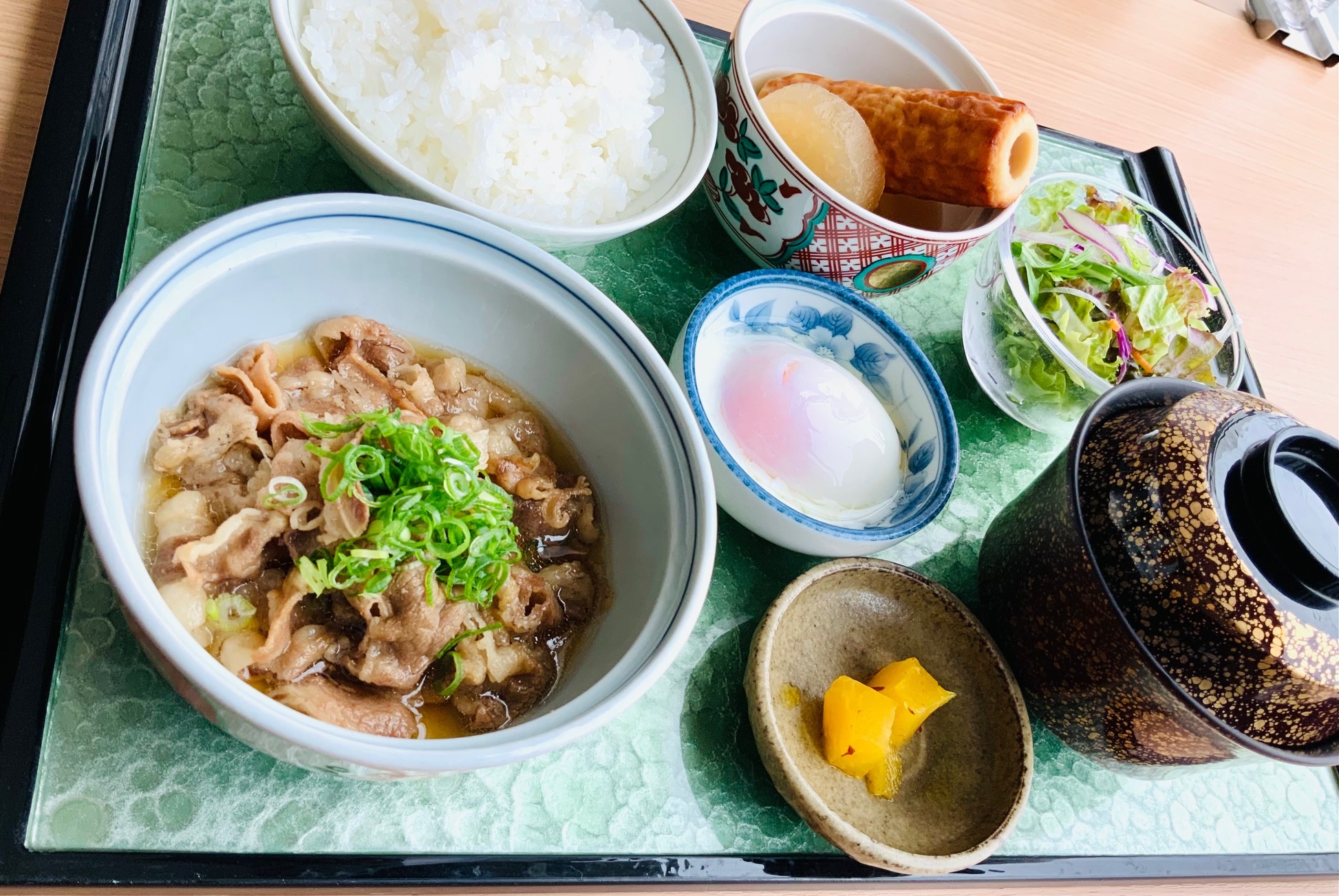 NEW 牛すき煮　温度玉子　大根と竹輪の旨煮　