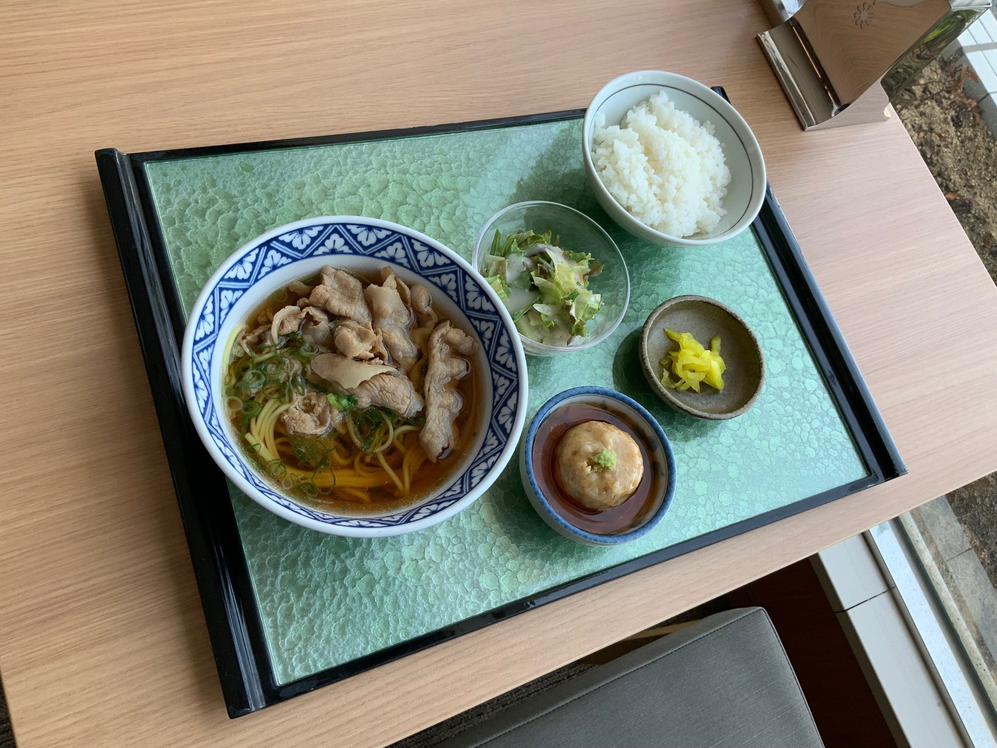 NEW　蒸しつみれ鼈甲あん掛け生山葵添え　オリーブ豚の小豆島ヤマトイチ醤油ラーメン