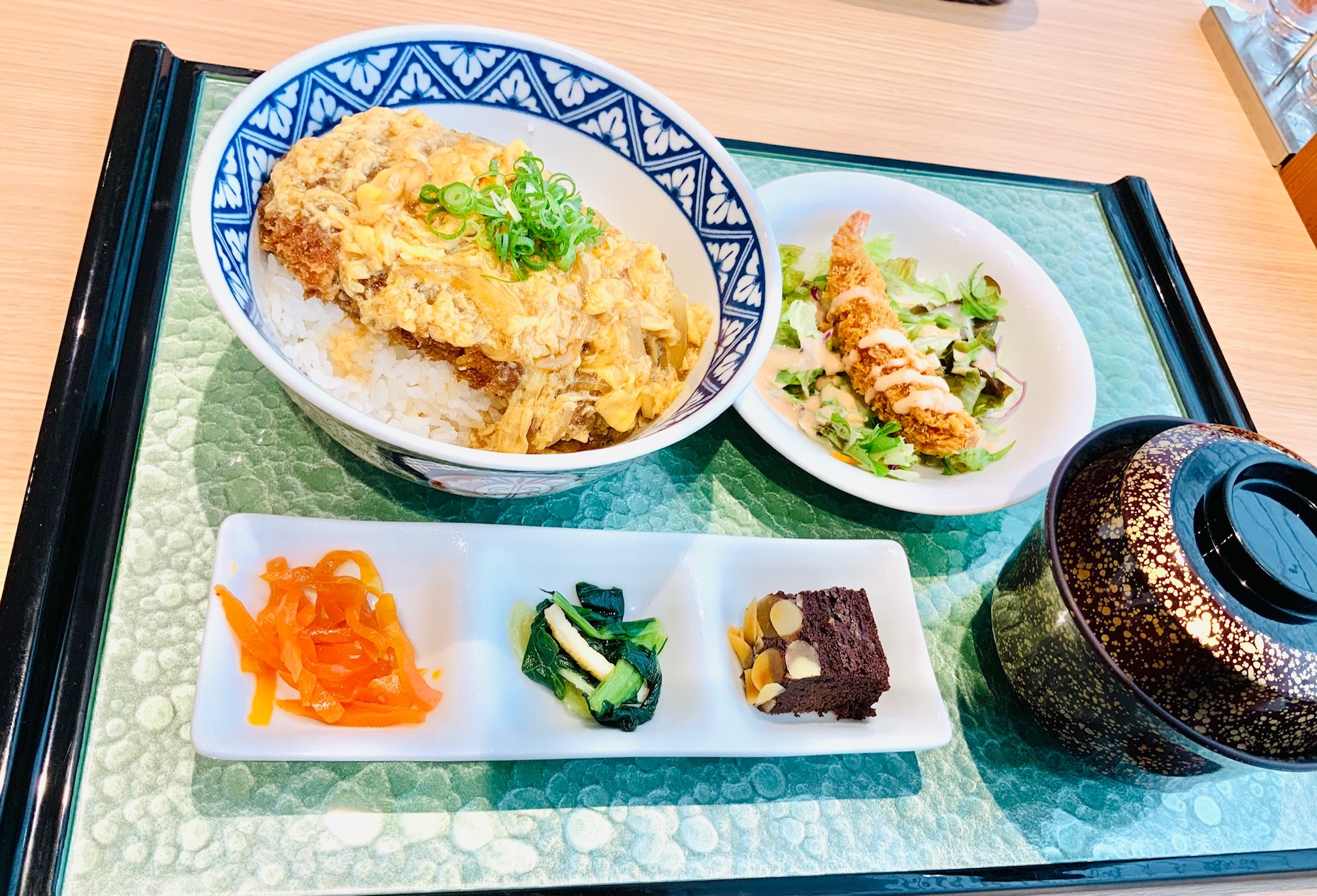 カツ丼＆海老フライサラダオーロラソース