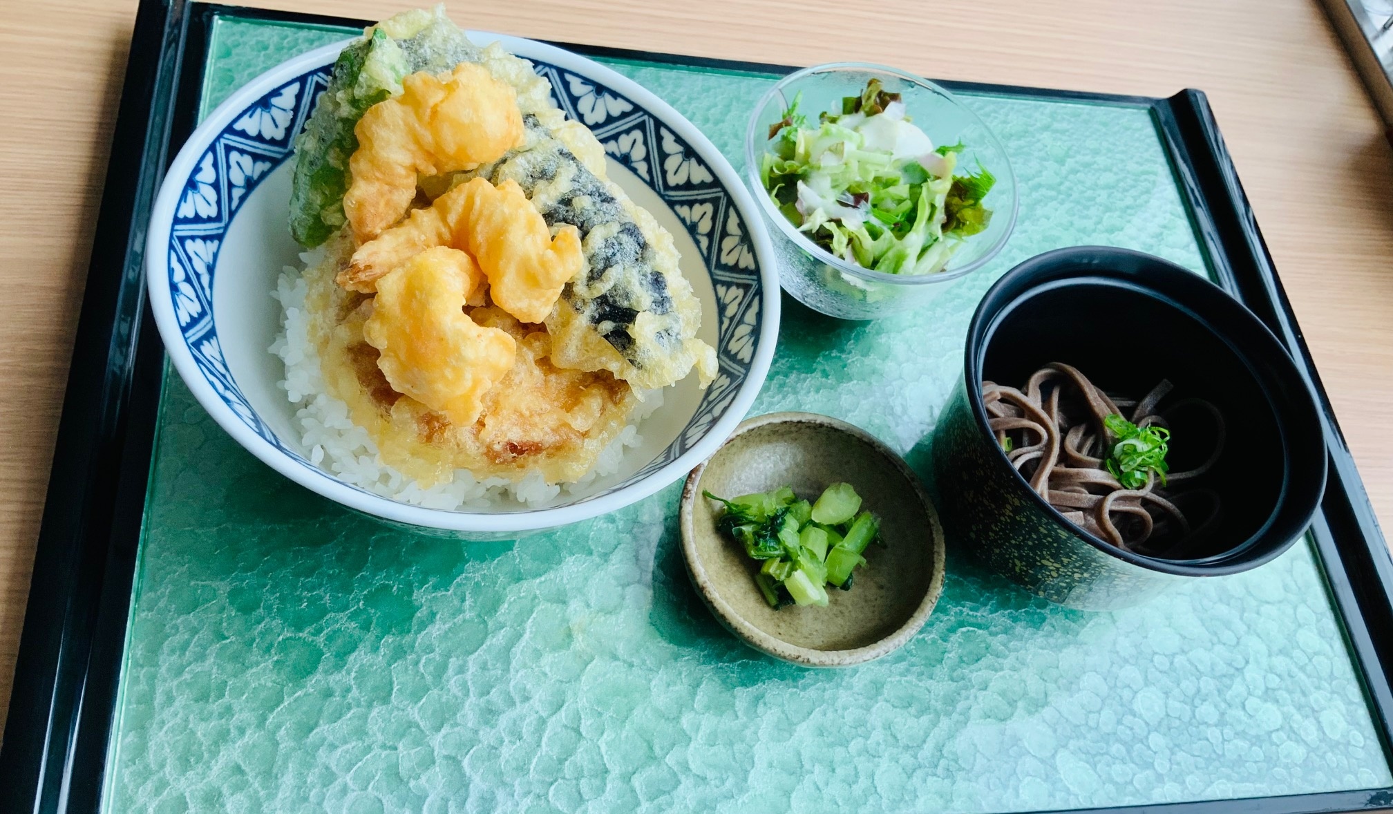 ミニ海老天丼と冷かけ蕎麦