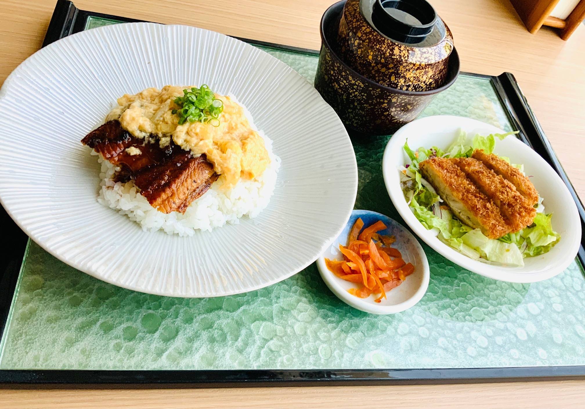 NEW　★鰻玉〆丼　おろし豚カツ　サラダ★