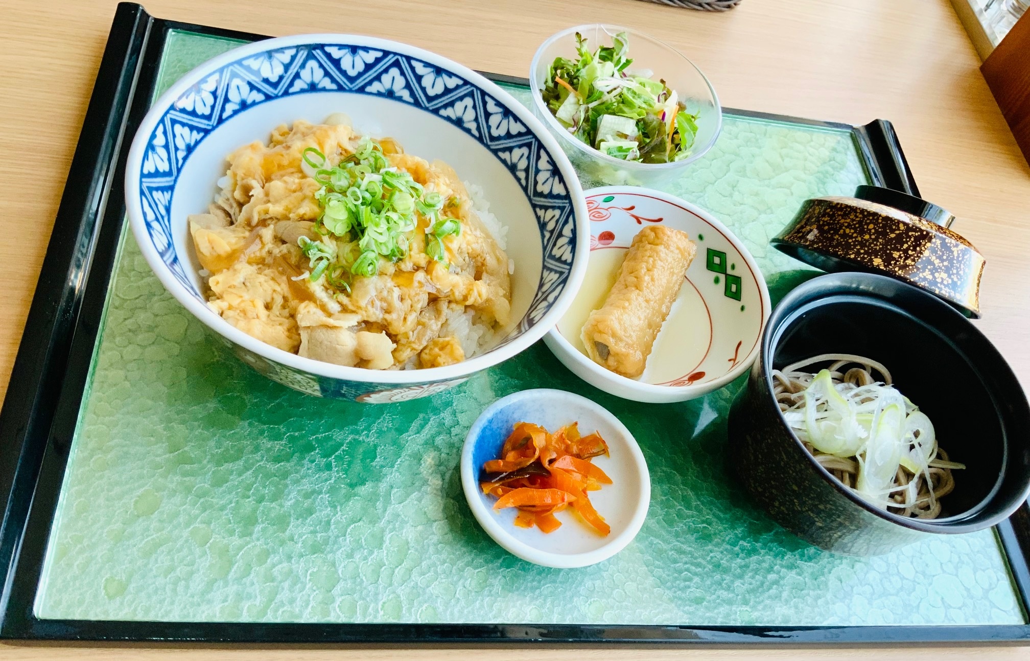 NEW　オリーブ豚他人丼　掛け蕎麦