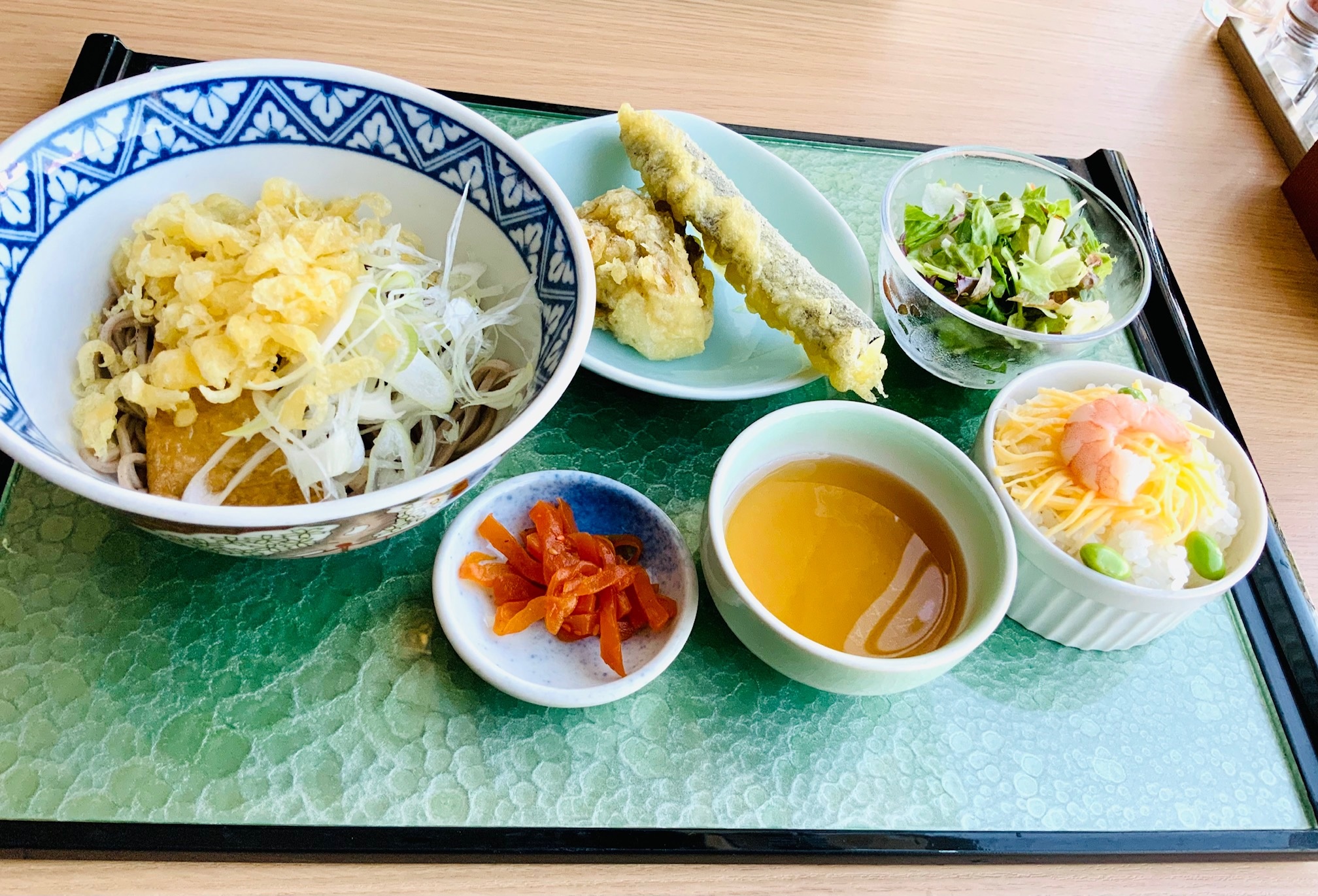 ★NEW★　秋茸と茄子の天婦羅　冷たぬき蕎麦　ミニちらし寿司