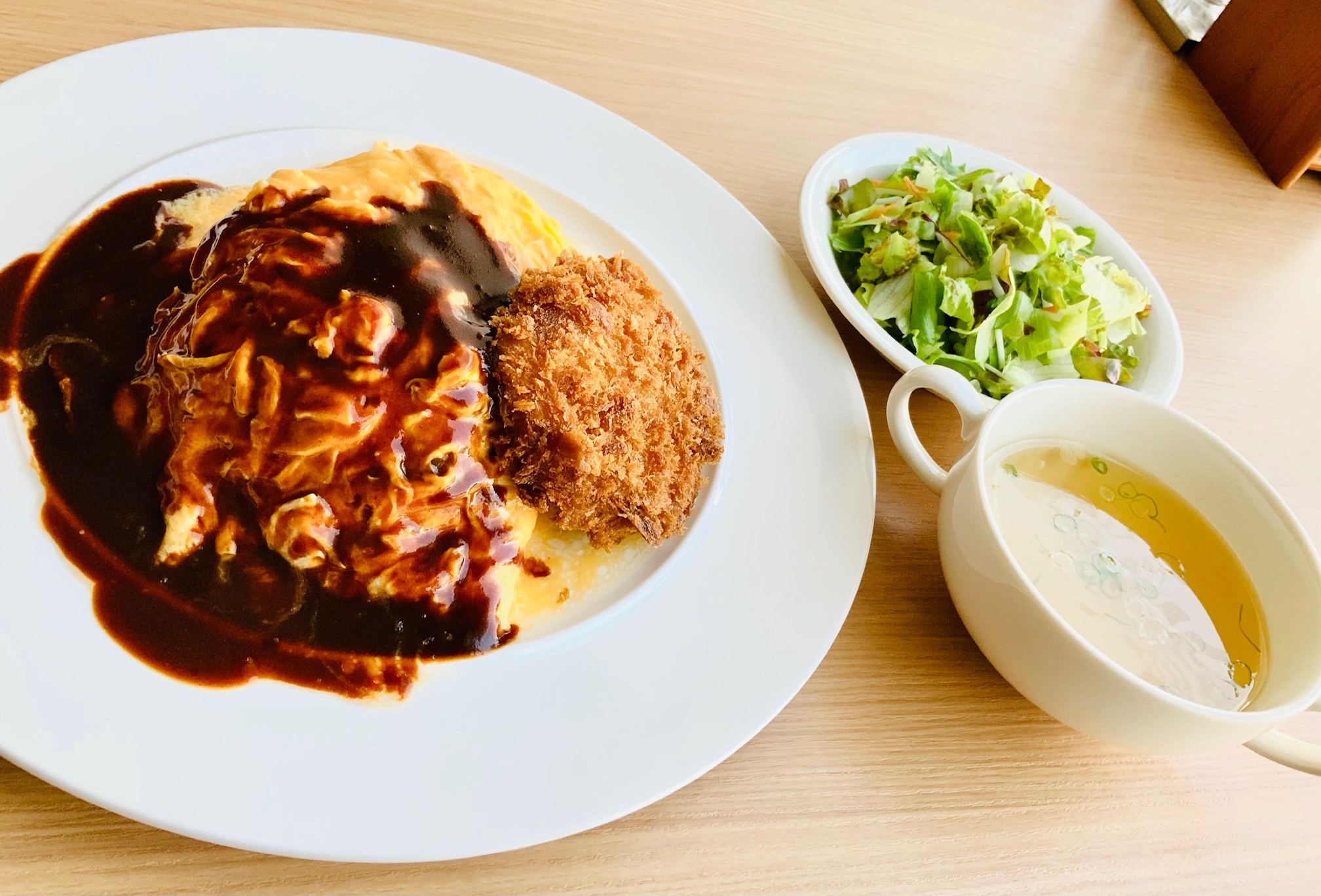 オムライス＆メンチカツデミグラスソース