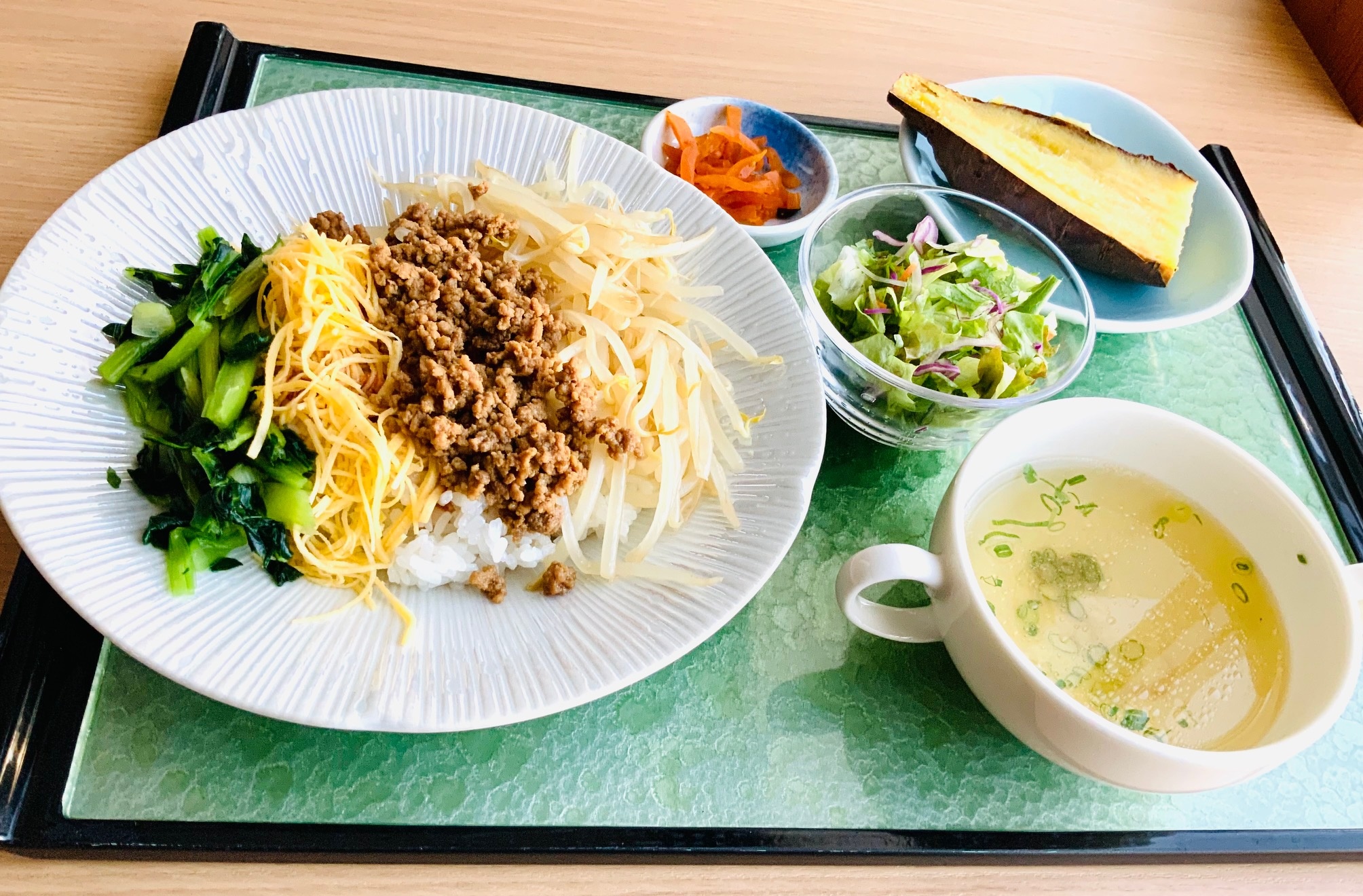 ★NEW★オリーブ牛そぼろのビビンバ風丼