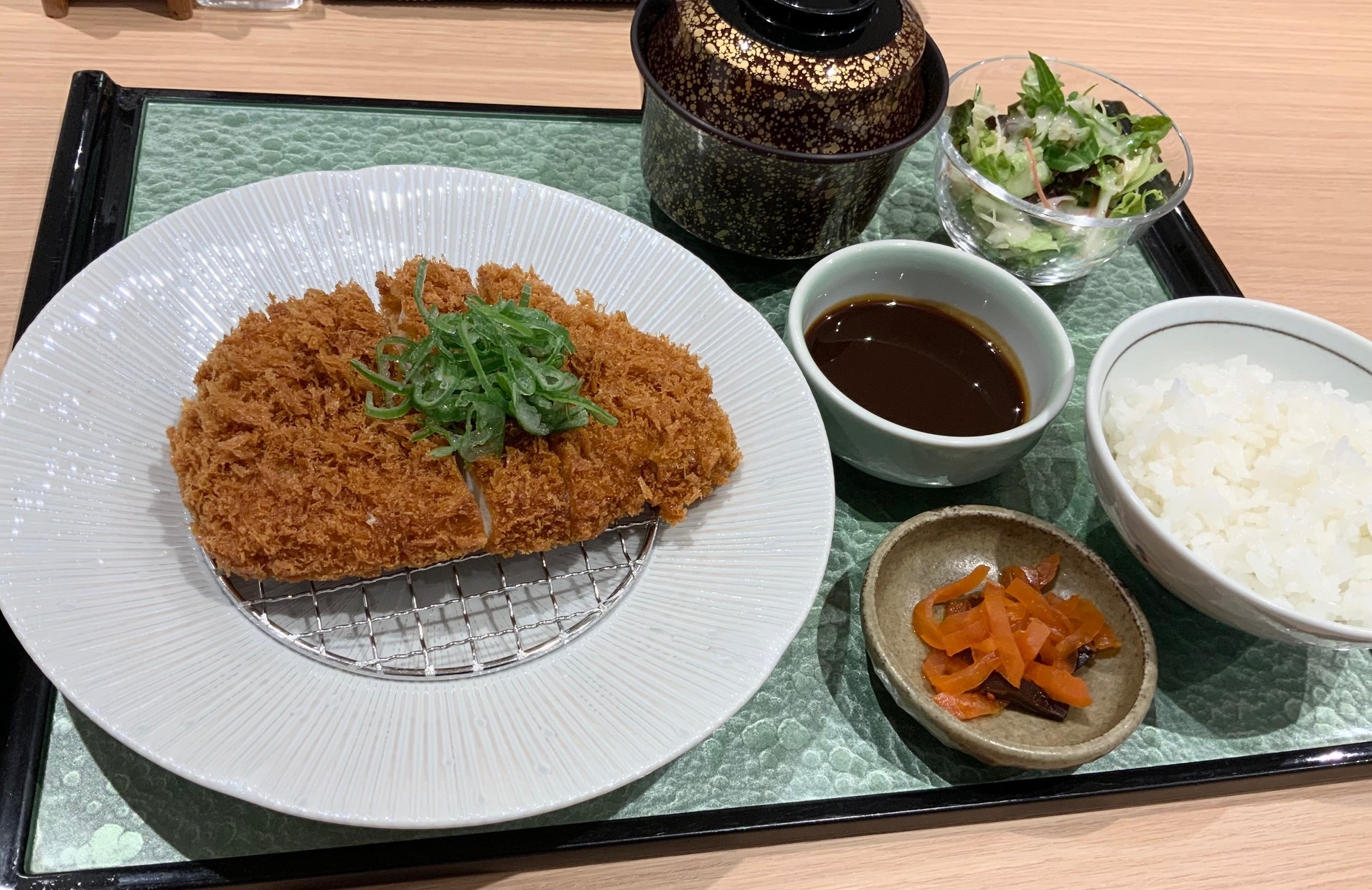 特製豚ロース味噌カツ定食