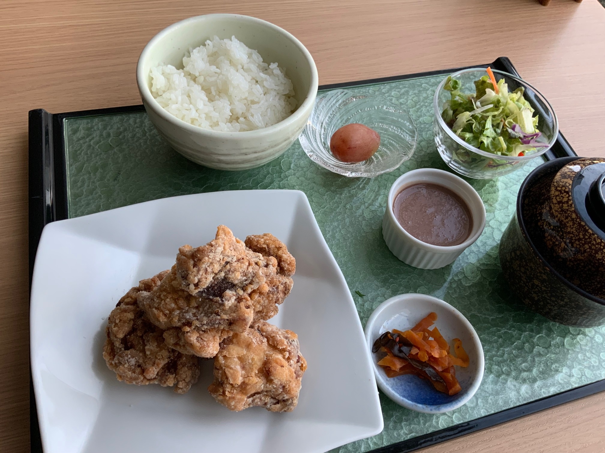 若鶏の讃岐塩麹から揚げ定食