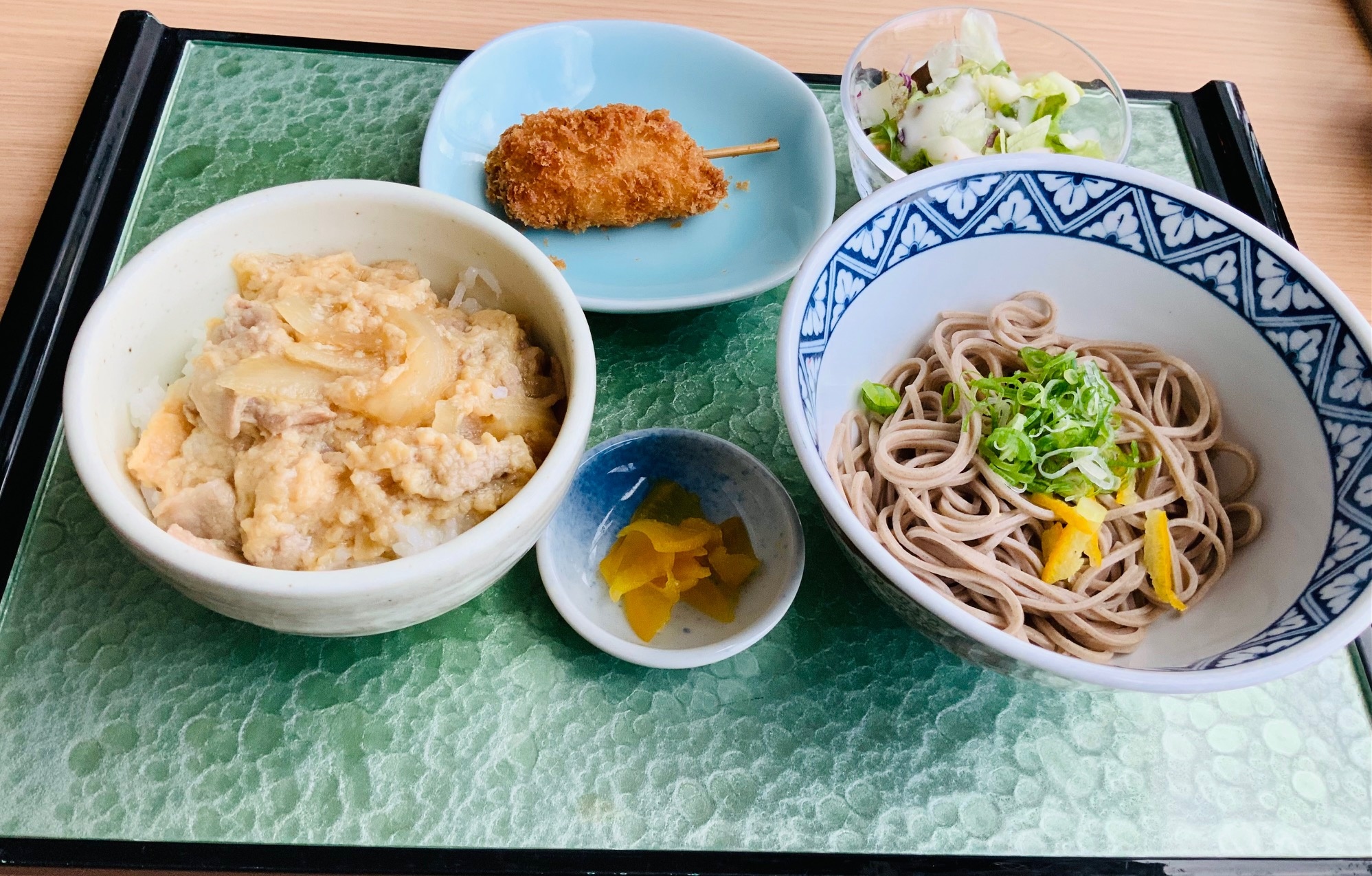 柚子そば　他人丼　揚げ物一品