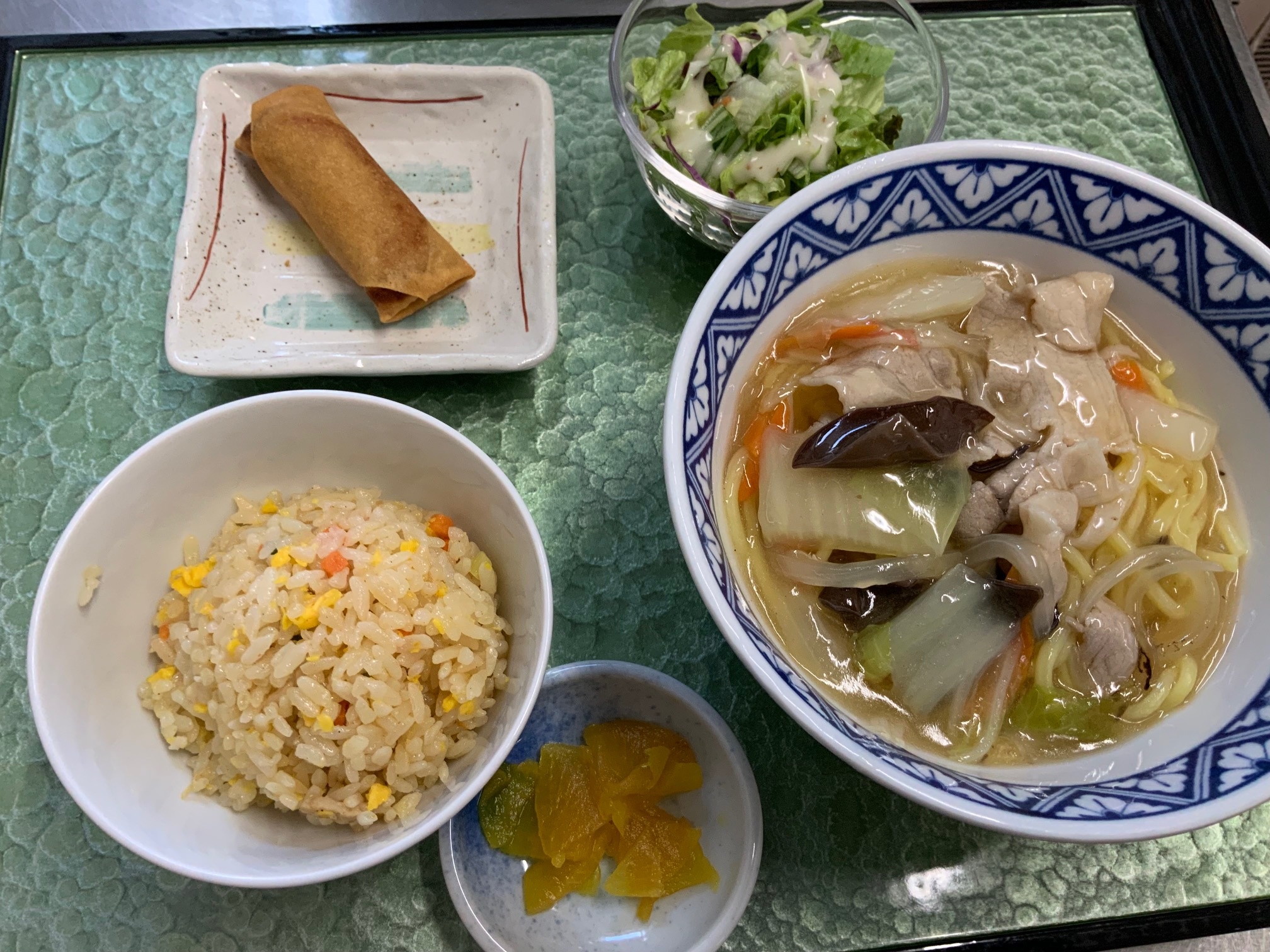 オリーブ豚餡かけチャンポン　焼飯