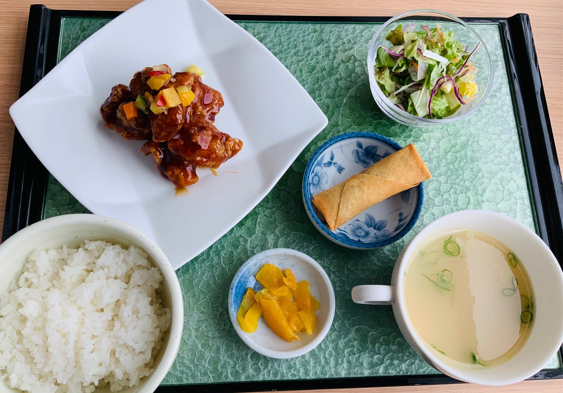 若鶏の黒酢餡かけ＆春巻き