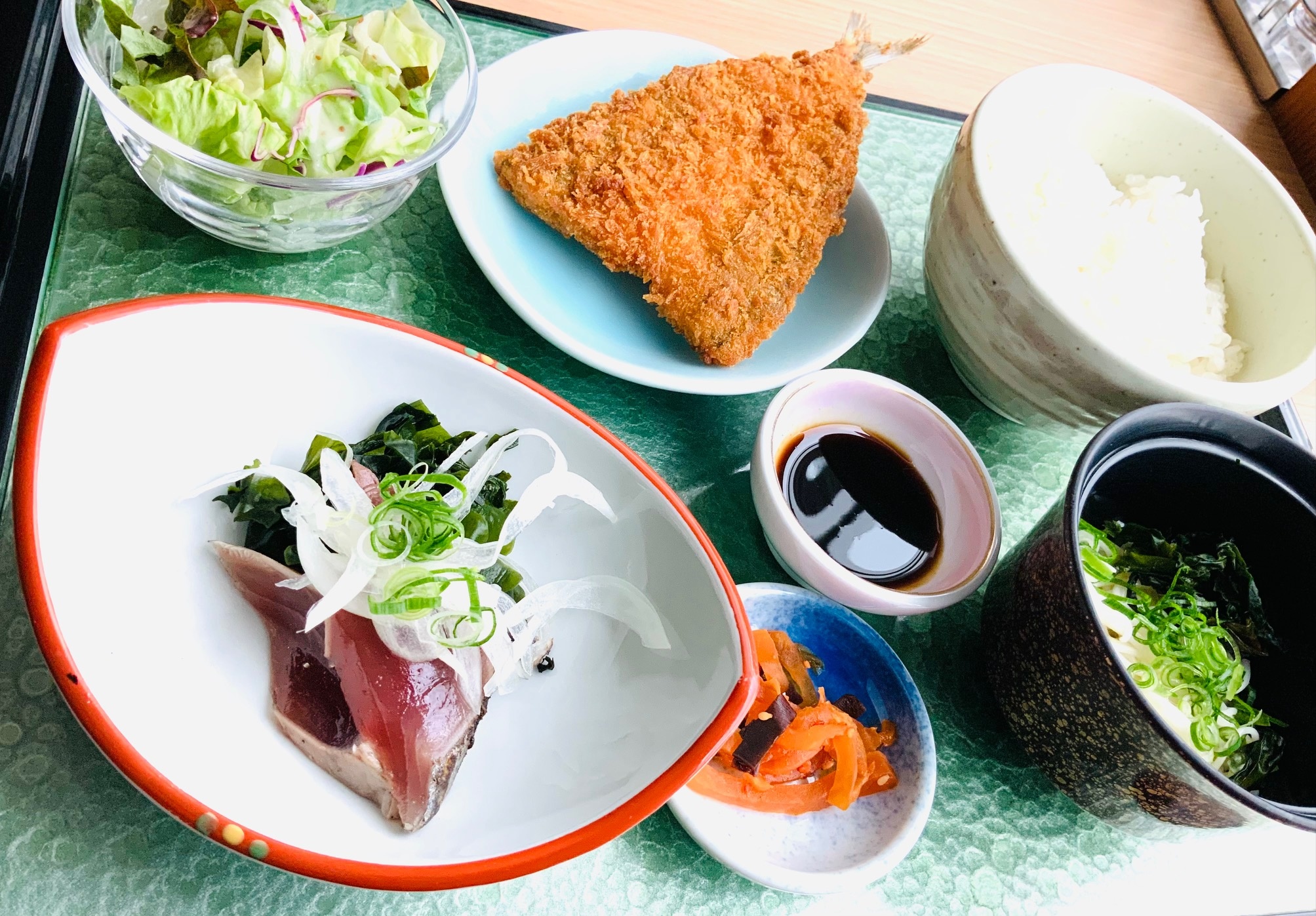 NEW　鰹のタタキ　鯵フライ　島の光ソーメン汁